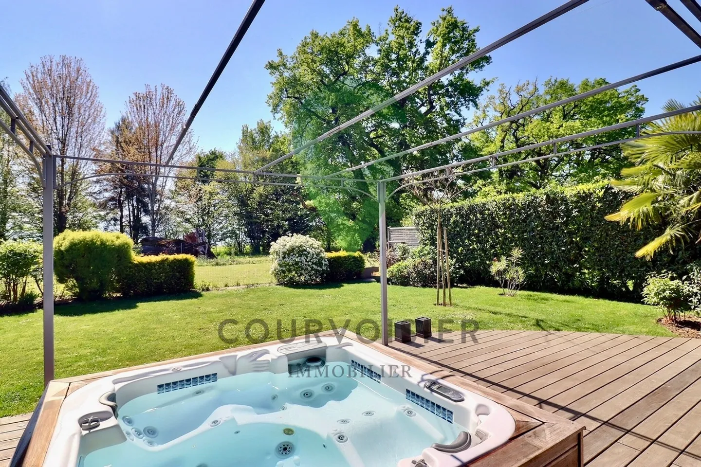 Triplex Magnifique avec Jardin - Photo 1 sur 14