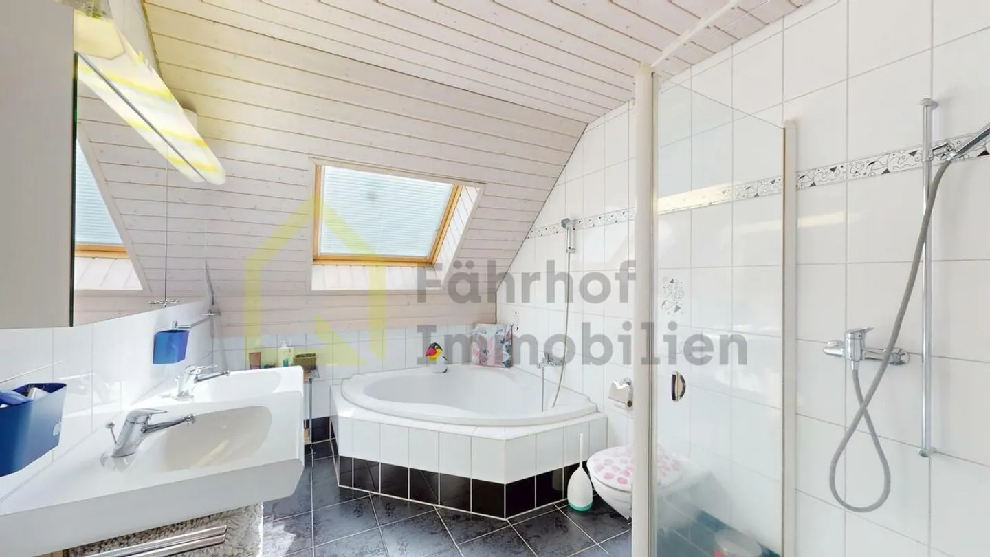 Freistehendes 6.5-Zi. EFH mit Charme und extra Platz - Foto 11 von 15