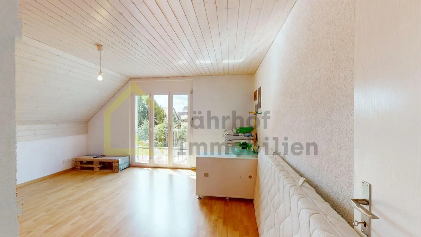Freistehendes 6.5-Zi. EFH mit Charme und extra Platz - Foto 12 von 15