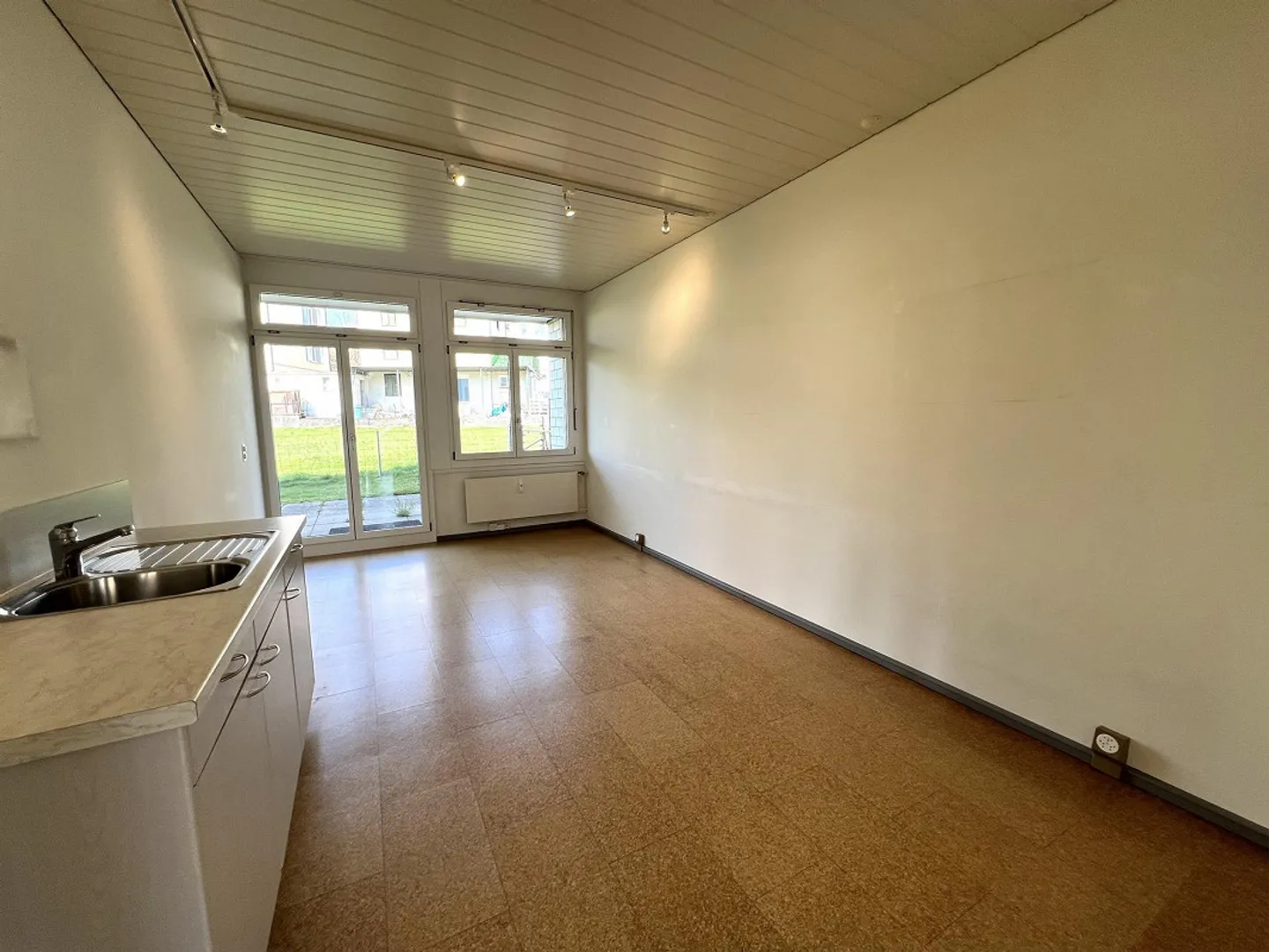 Versatile commercial space in a central location - Photo 6 of 12