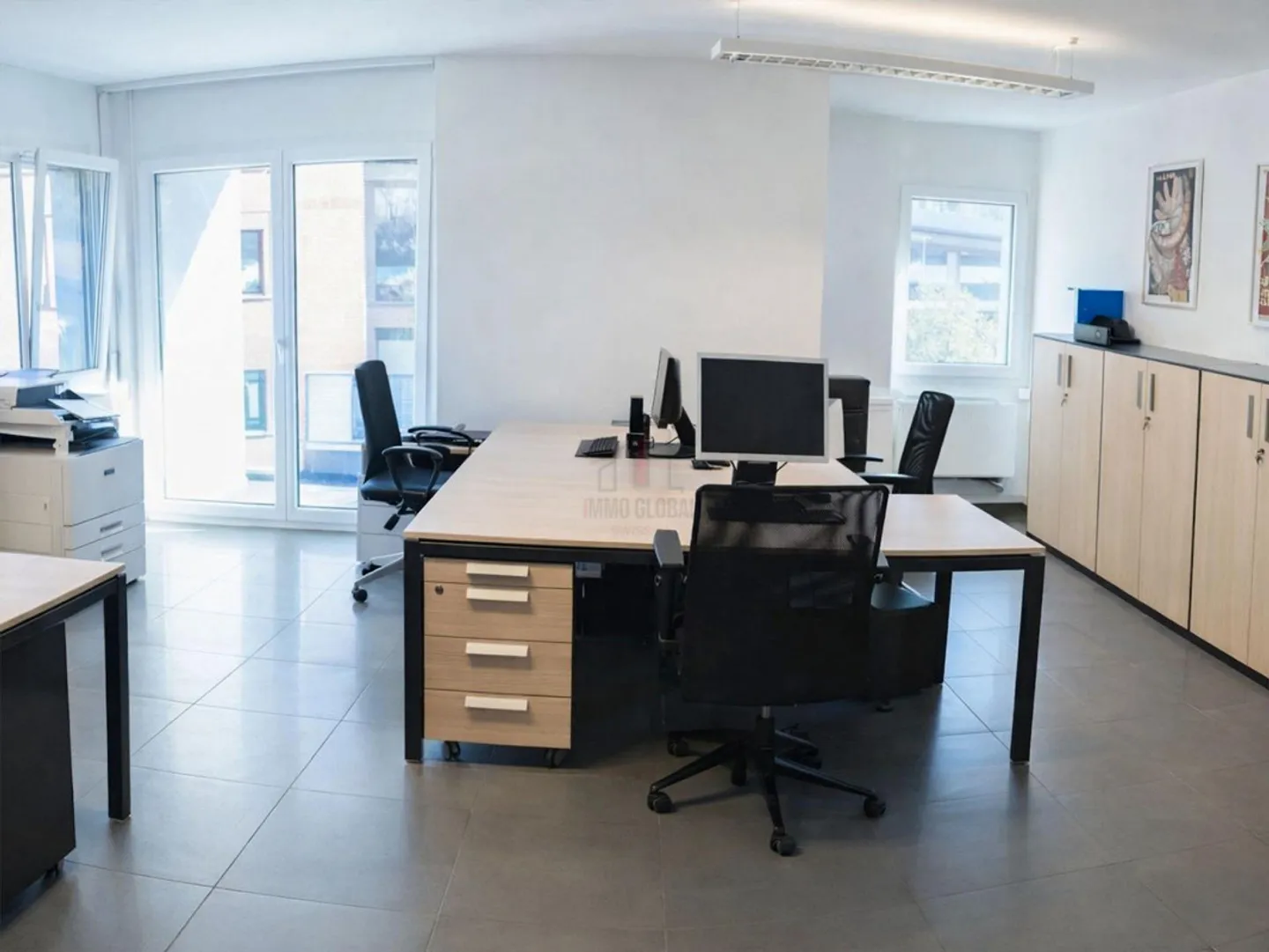 ESPACE BUREAU VERSATILE MEUBLÉ À LOUER - Photo 2 sur 5