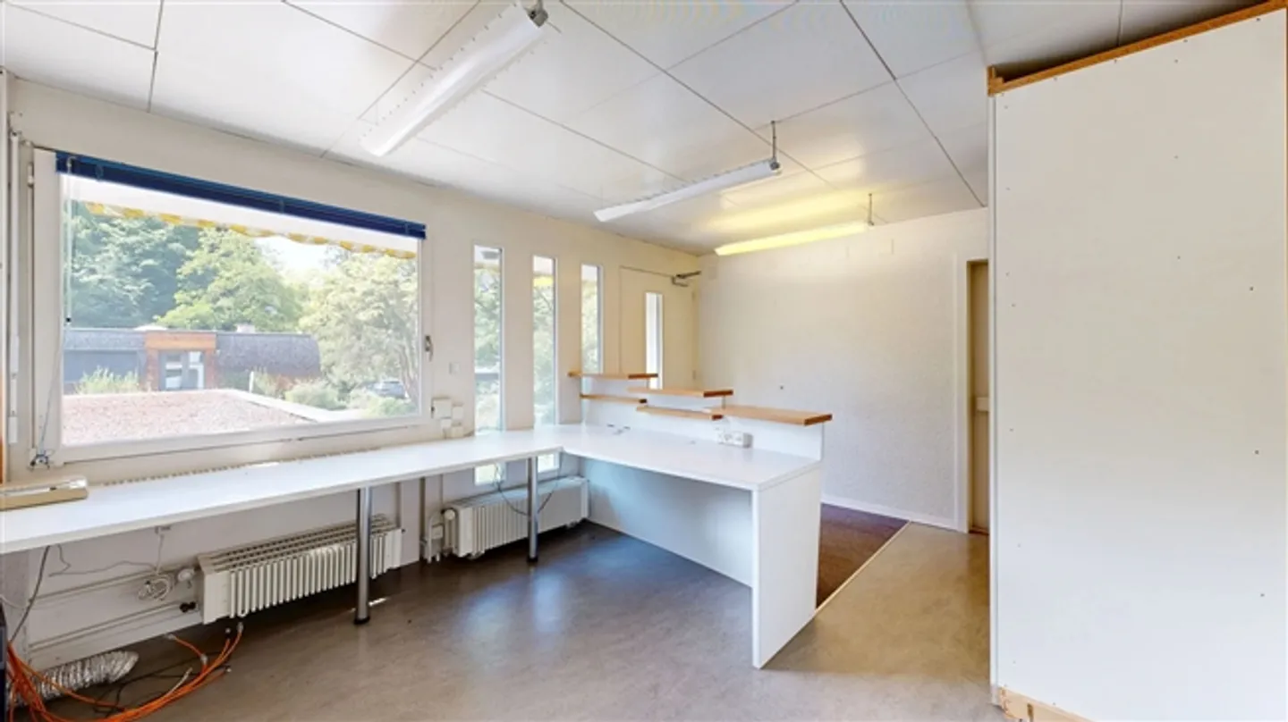 «Herrenhaus mit Arztpraxis und Schwimmhalle an bevorzugter Lage» - Foto 19 von 20