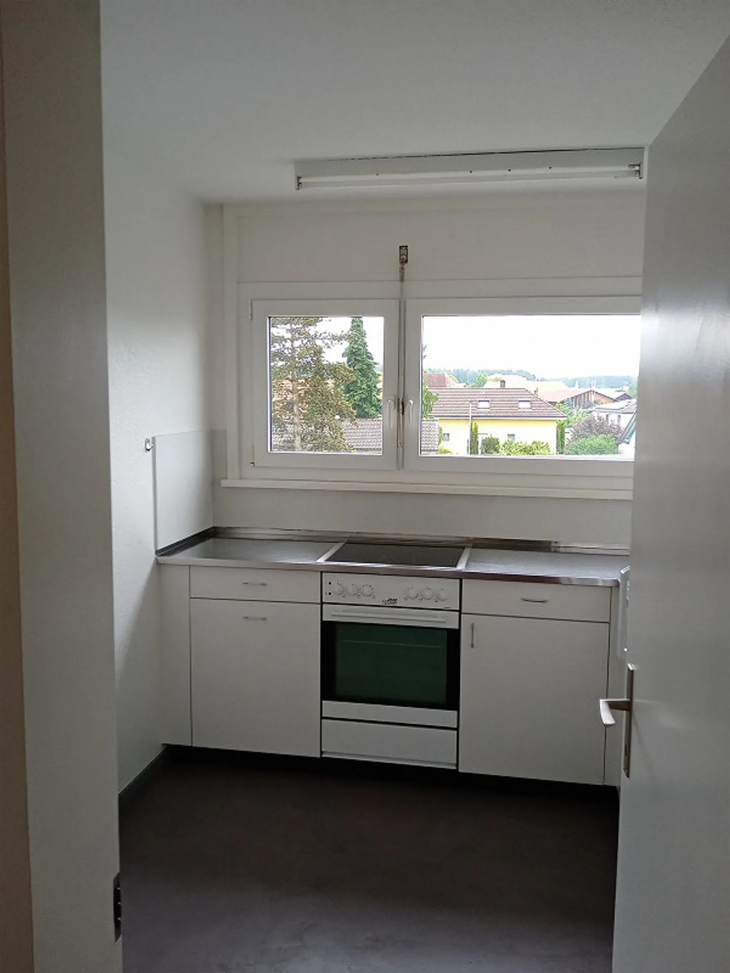 4.5 Room Apartment in Lyssach - Living in a Beautiful Location - Photo 3 of 18