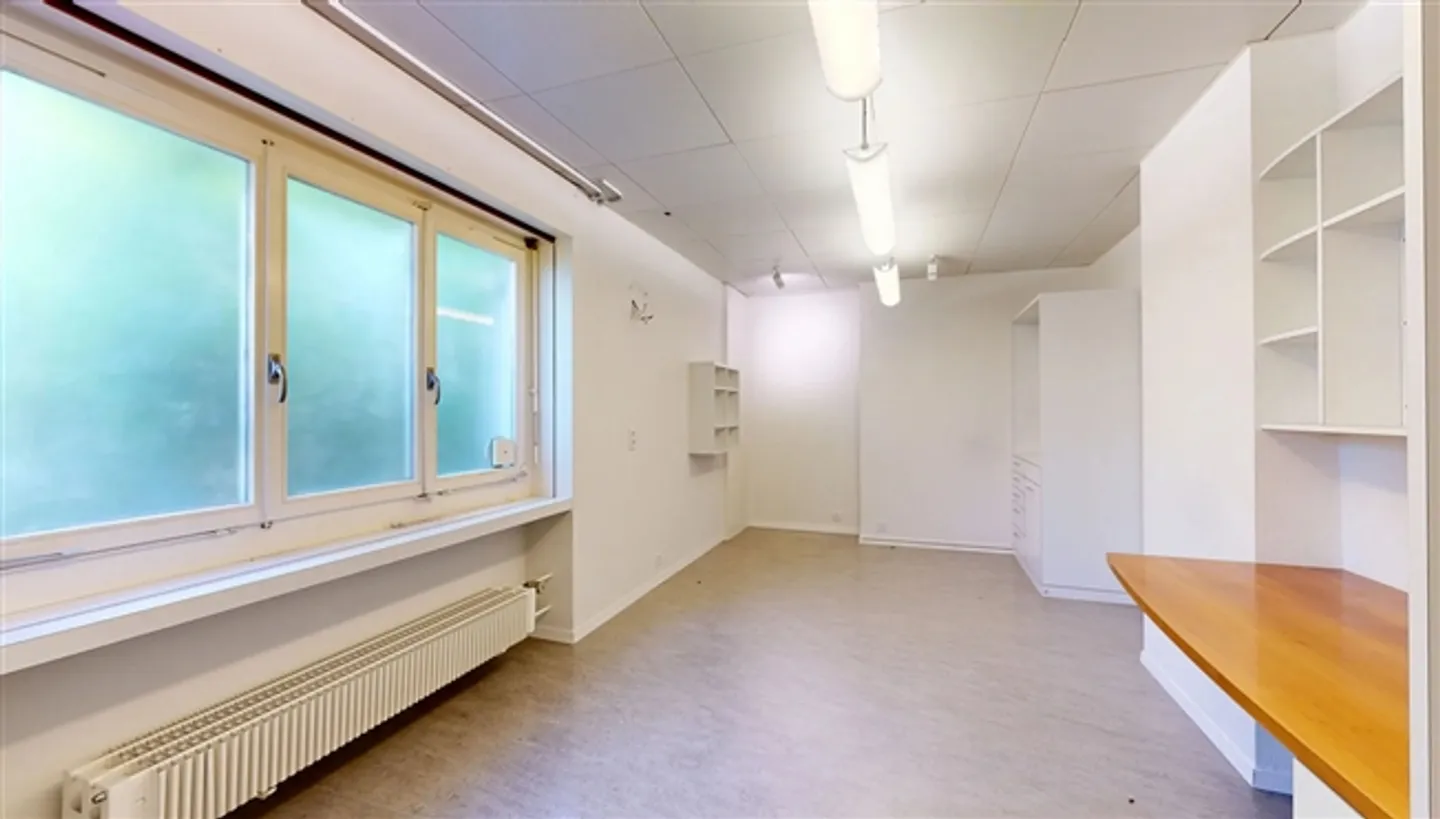 «Herrenhaus mit Arztpraxis und Schwimmhalle an bevorzugter Lage» - Foto 20 von 20