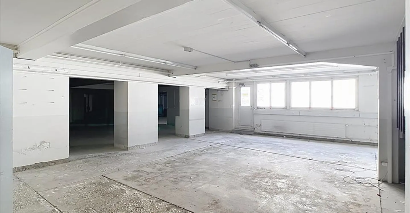 Espace commercial avec aménagement personnalisé - Photo 2 sur 5