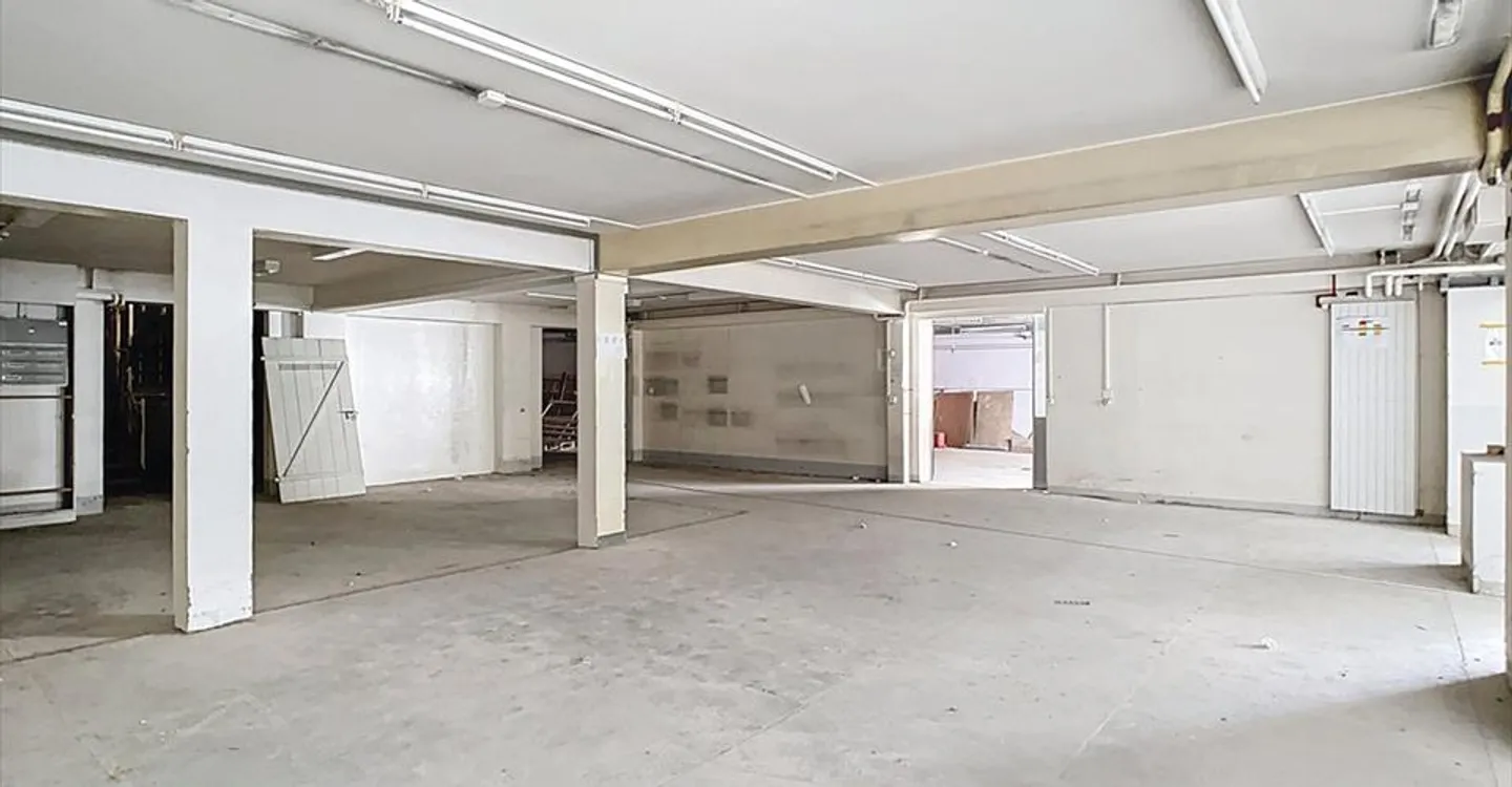 Espace commercial avec aménagement personnalisé - Photo 3 sur 5