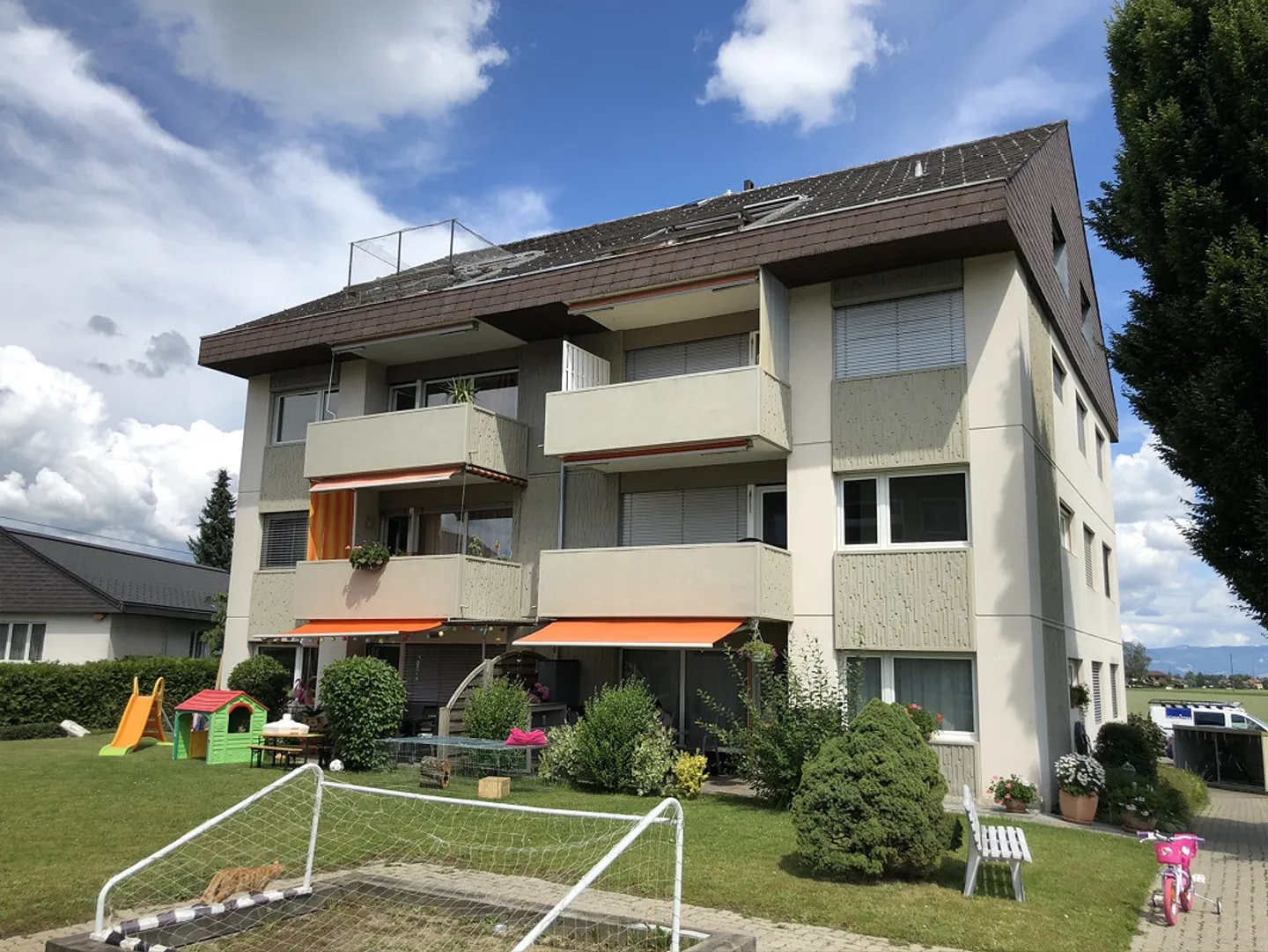 4.5 Room Apartment in Lyssach - Living in a Beautiful Location - Photo 1 of 18