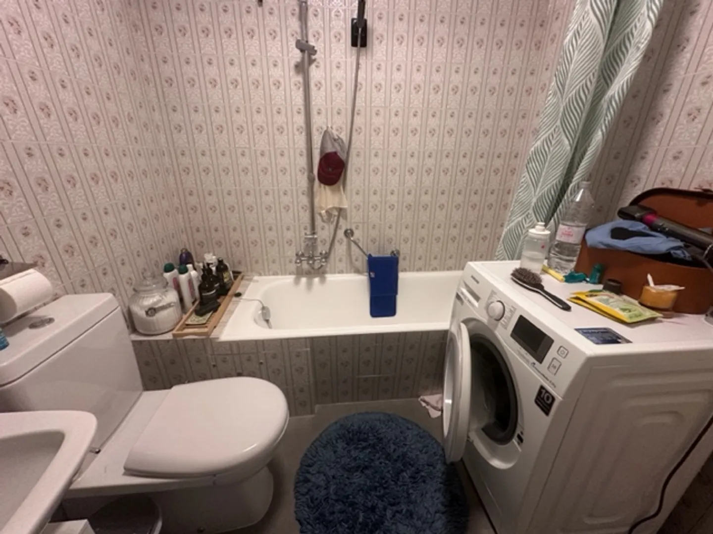 Apartment - Photo 8 of 9