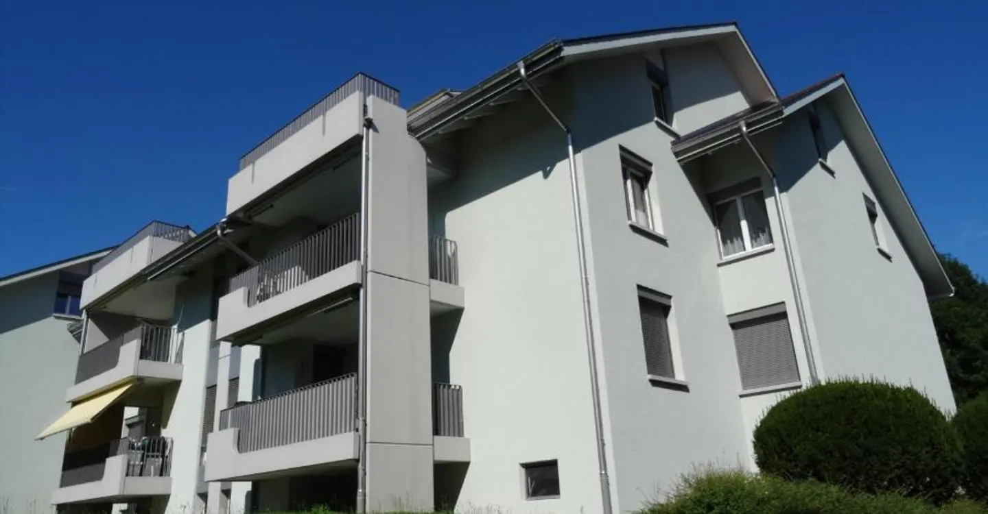 RENT WITHOUT DEPOSIT - 3.5 rooms in a central location in Wallisellen! - Photo 1 of 4