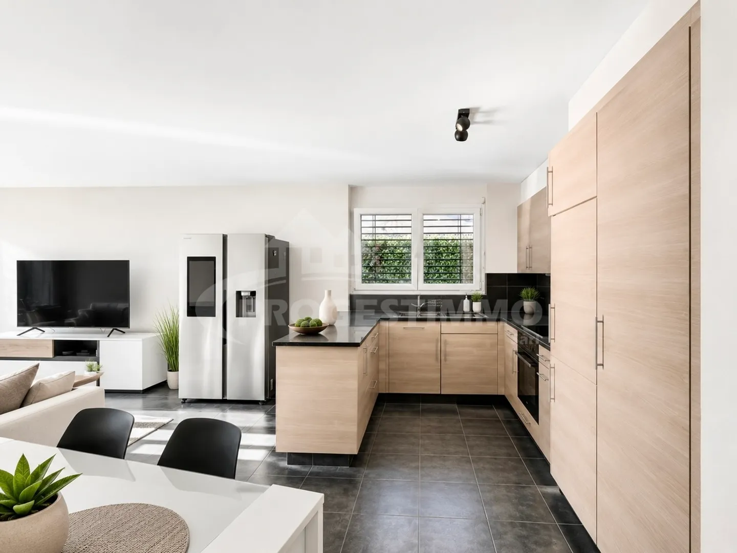 AUSSERGEWÖHNLICHE 4,5-ZIMMER-WOHNUNG MIT ALPENBLICK - Foto 2 von 12