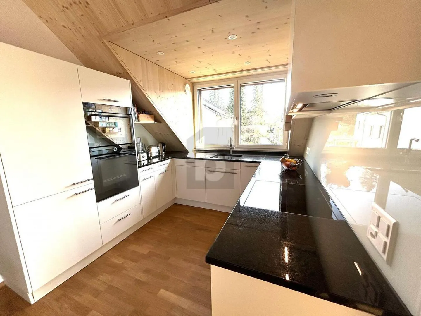 SOUNDPROOF AND WARM ATMOSPHERE - Photo 3 of 6