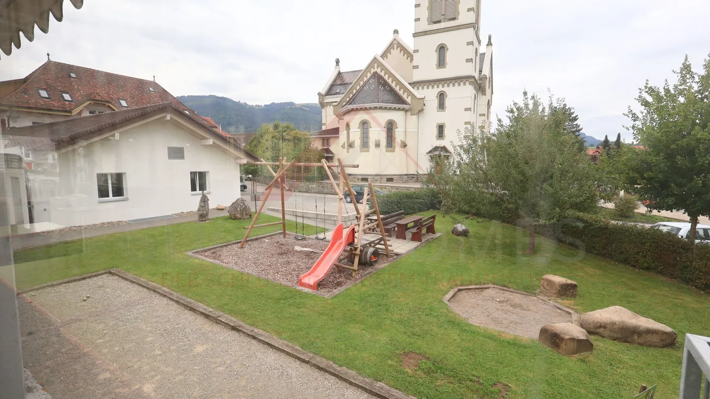Bâtiment résidentiel et commercial attrayant avec restaurant et opportunités de développement à Plaffeien - Photo 20 sur 35