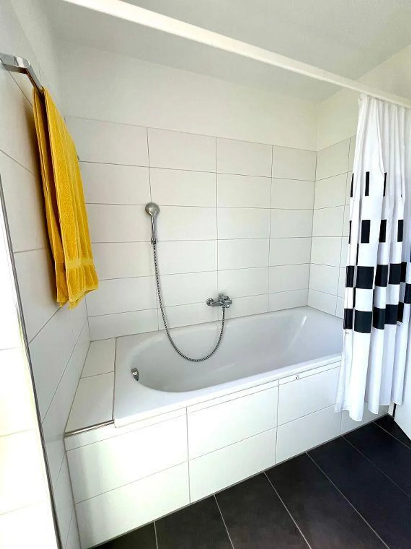 Appartement moderne de 4,5 pièces au centre d'Illnau - Photo 11 sur 12