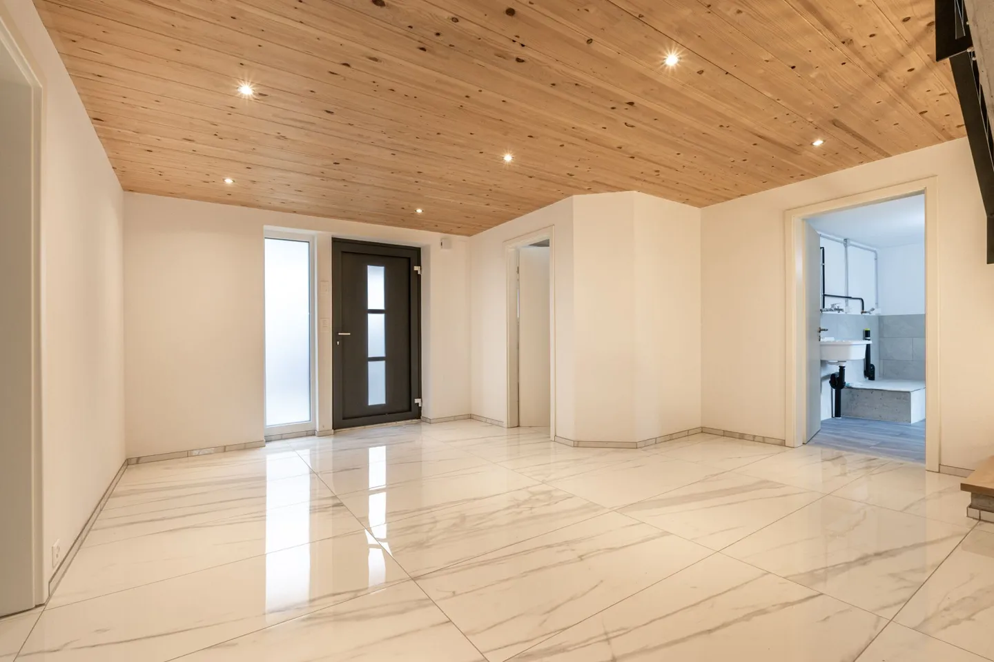 Maison individuelle indépendante dans un emplacement central - Photo 3 sur 36