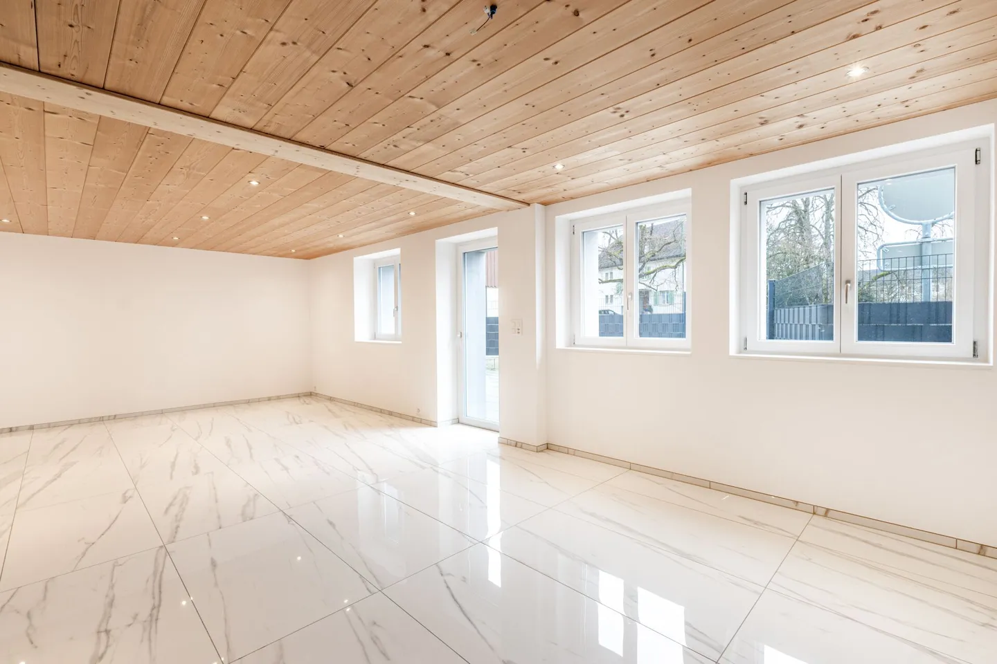 Maison individuelle indépendante dans un emplacement central - Photo 7 sur 36