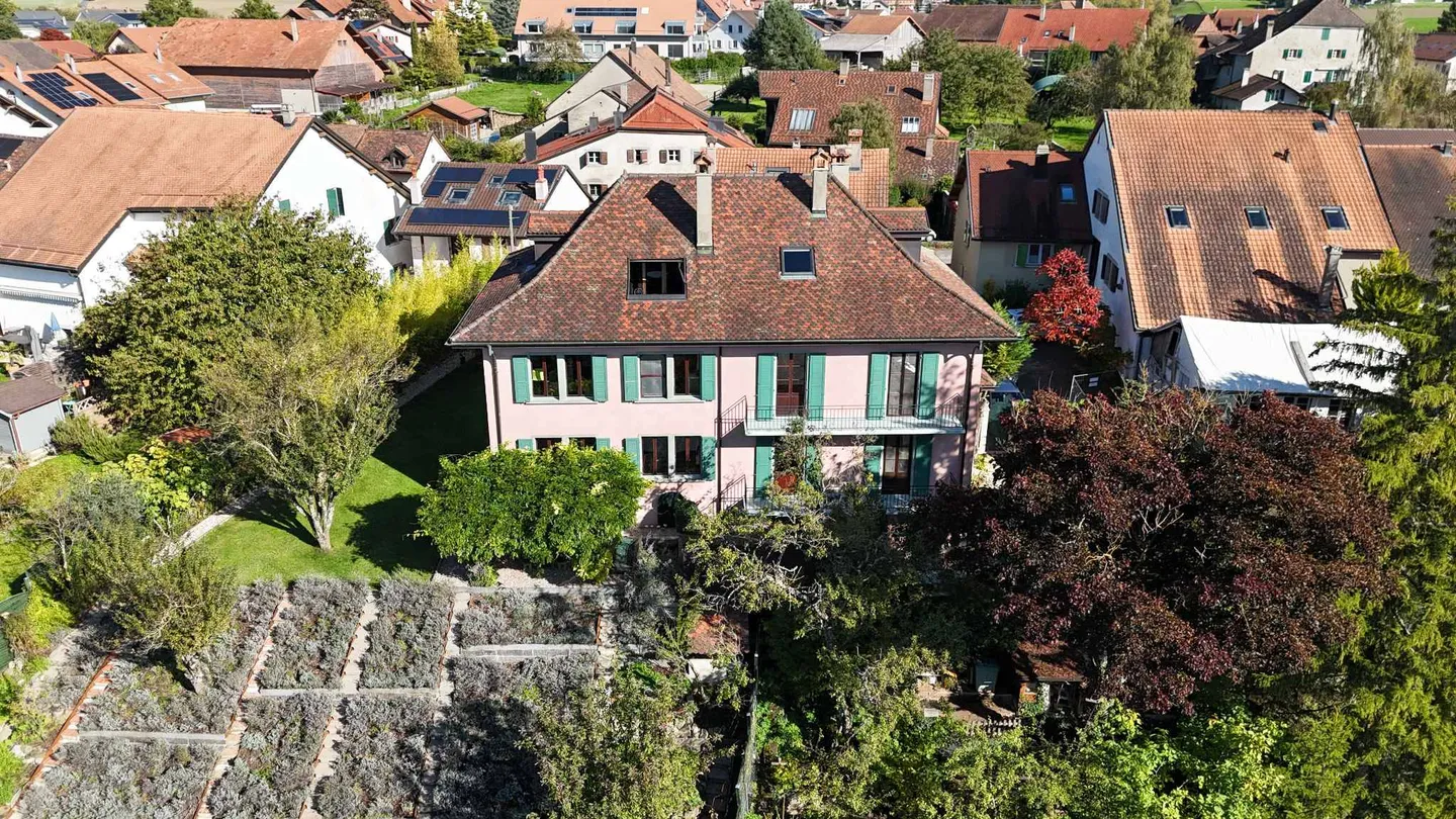 L'eccezione a Vufflens-la-Ville: spazi maestosi, vista incomparabile, opportunità unica - Foto 1 di 13