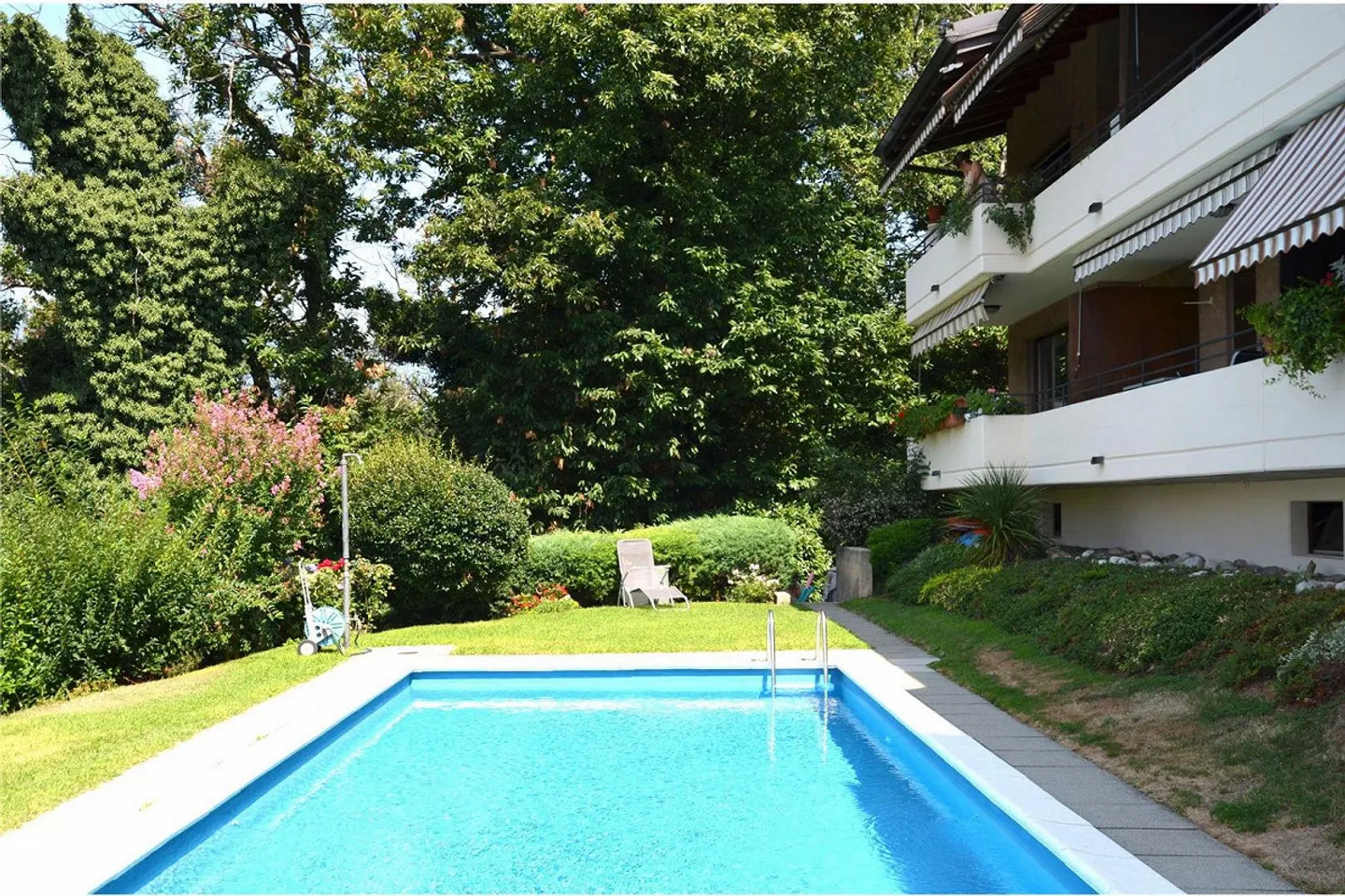 Elegante Doppelstockwohnung in Comano - Foto 1 von 13