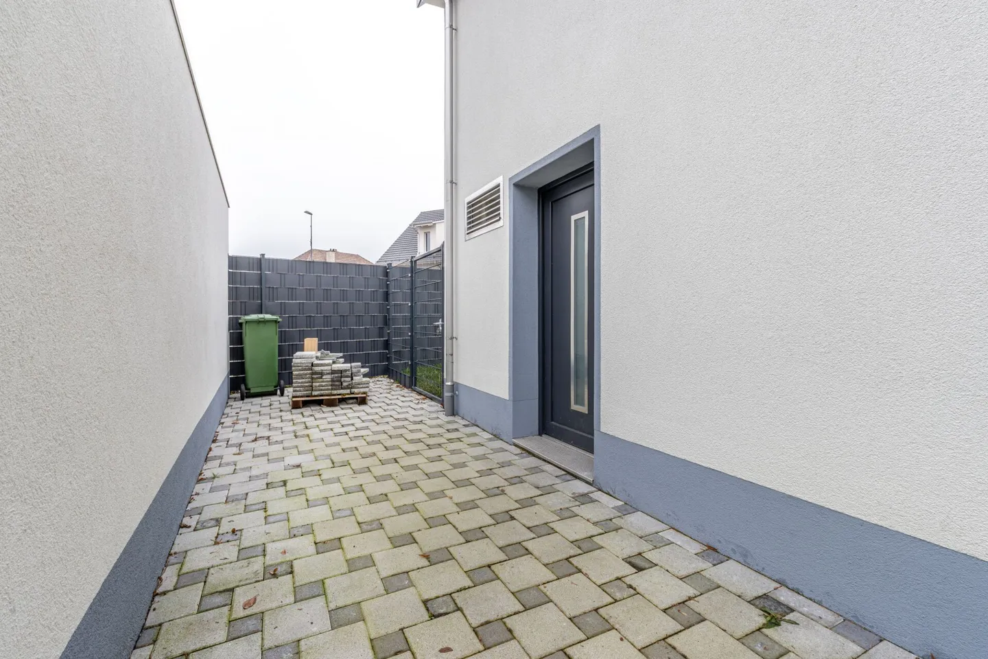 Maison individuelle indépendante dans un emplacement central - Photo 29 sur 36