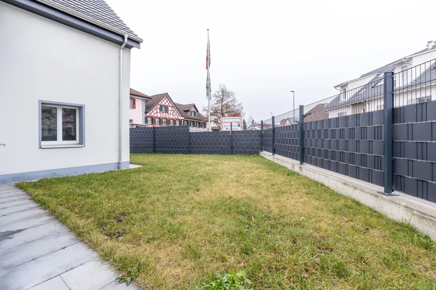 Maison individuelle indépendante dans un emplacement central - Photo 32 sur 36