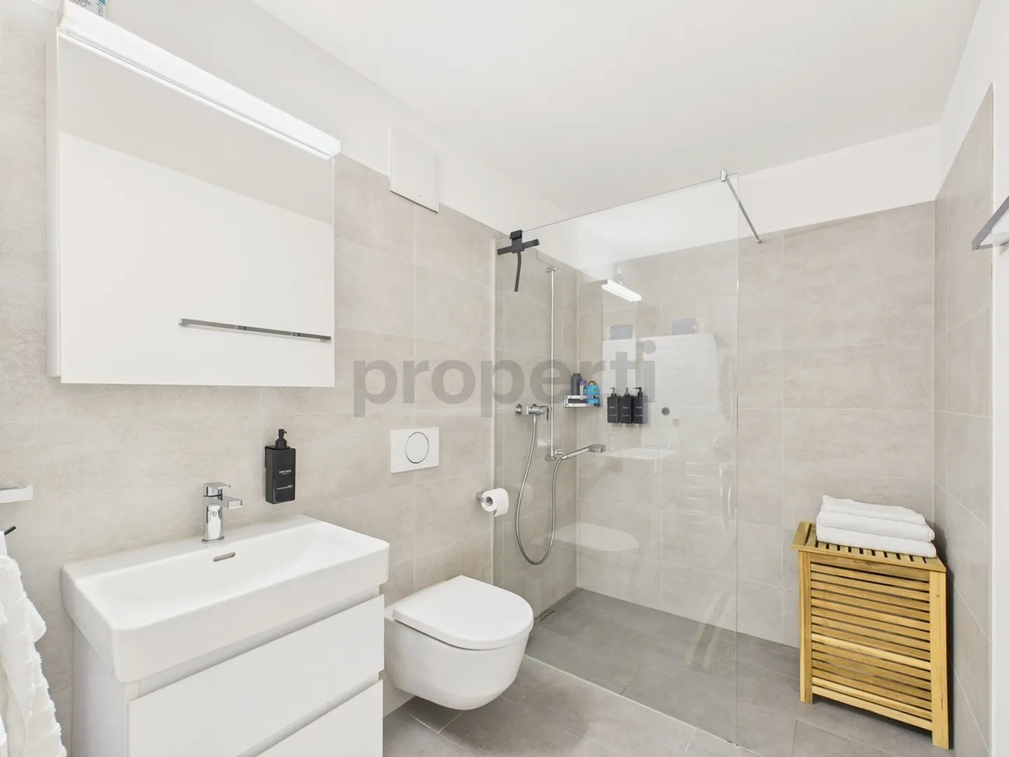 Stilvolle Attikawohnung mit Terrasse - Foto 8 von 11