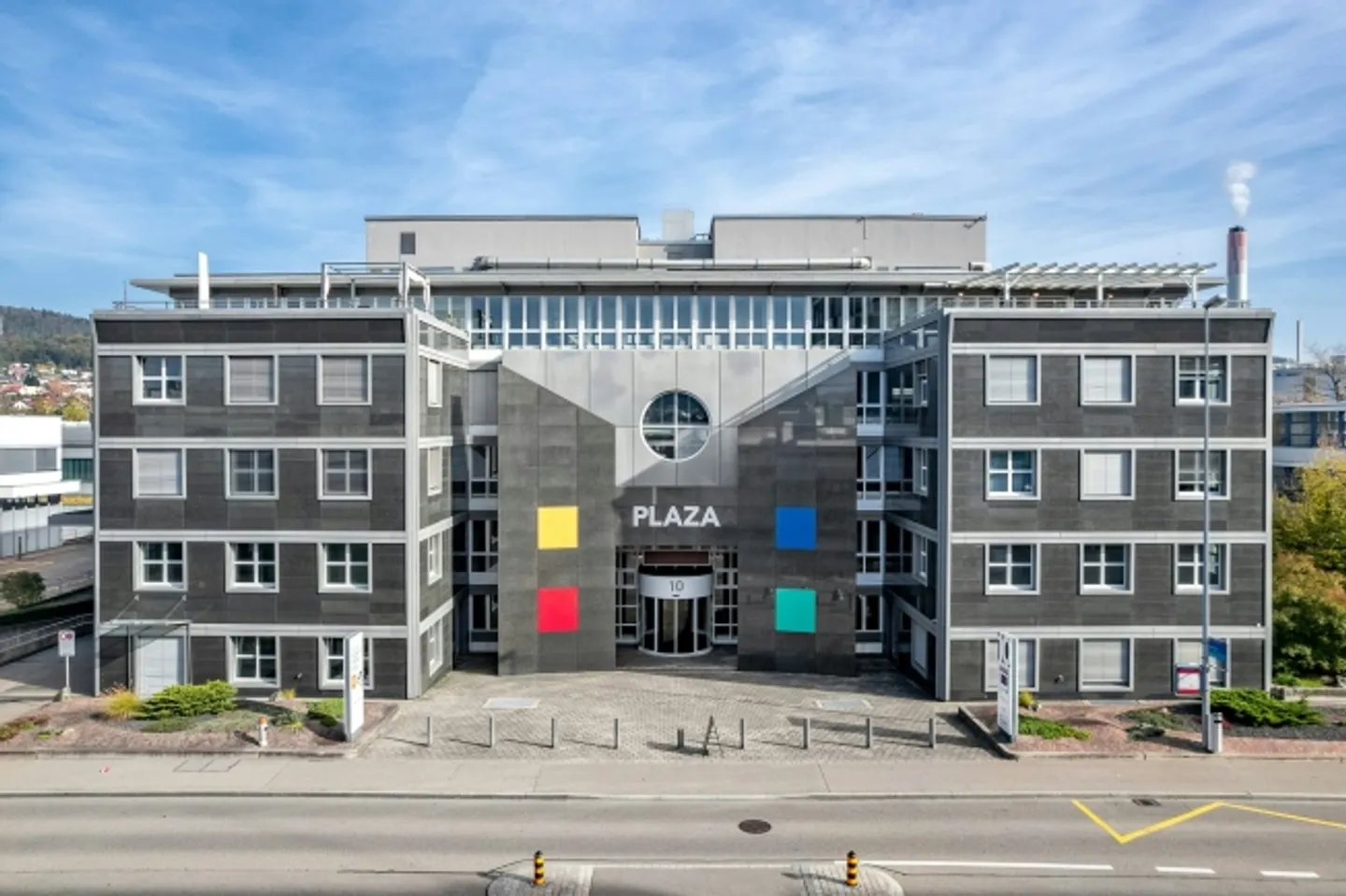 PLAZA | Renovated and ready-to-occupy office space - Photo 6 of 7