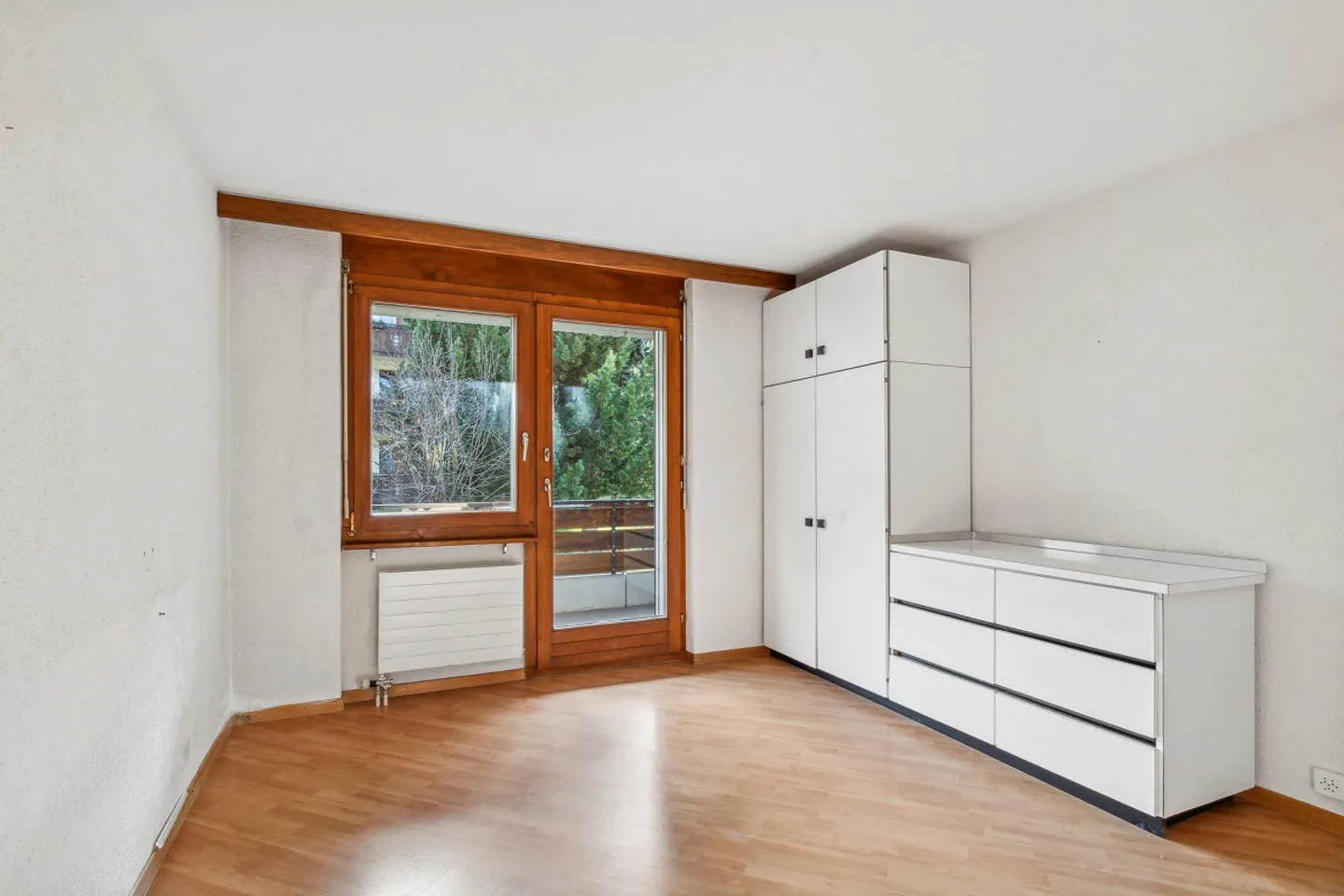 Casa multifamiliare con grande potenziale in un'oasi di verde con vista sul Cervino - Foto 9 di 17