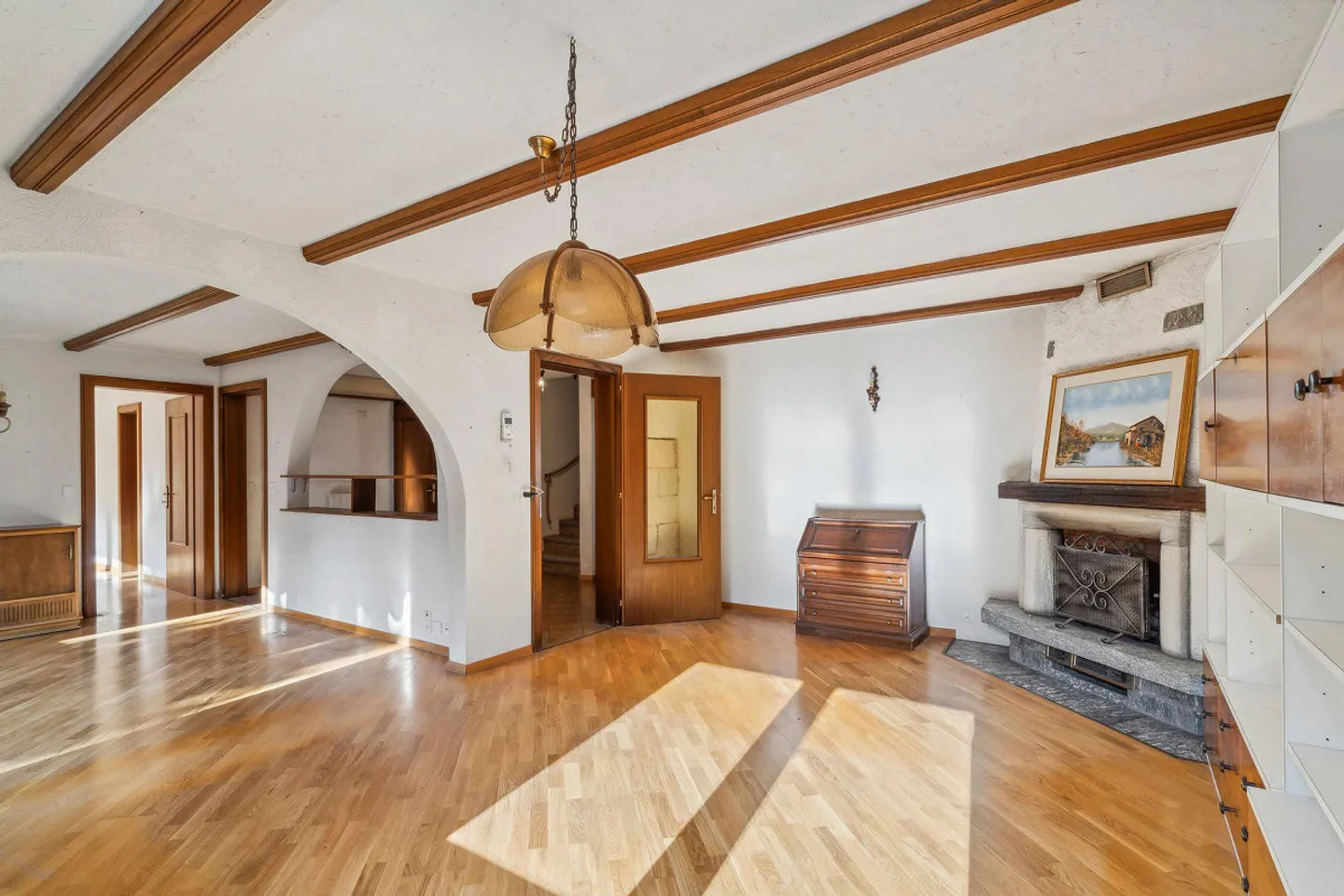 Casa multifamiliare con grande potenziale in un'oasi di verde con vista sul Cervino - Foto 12 di 17