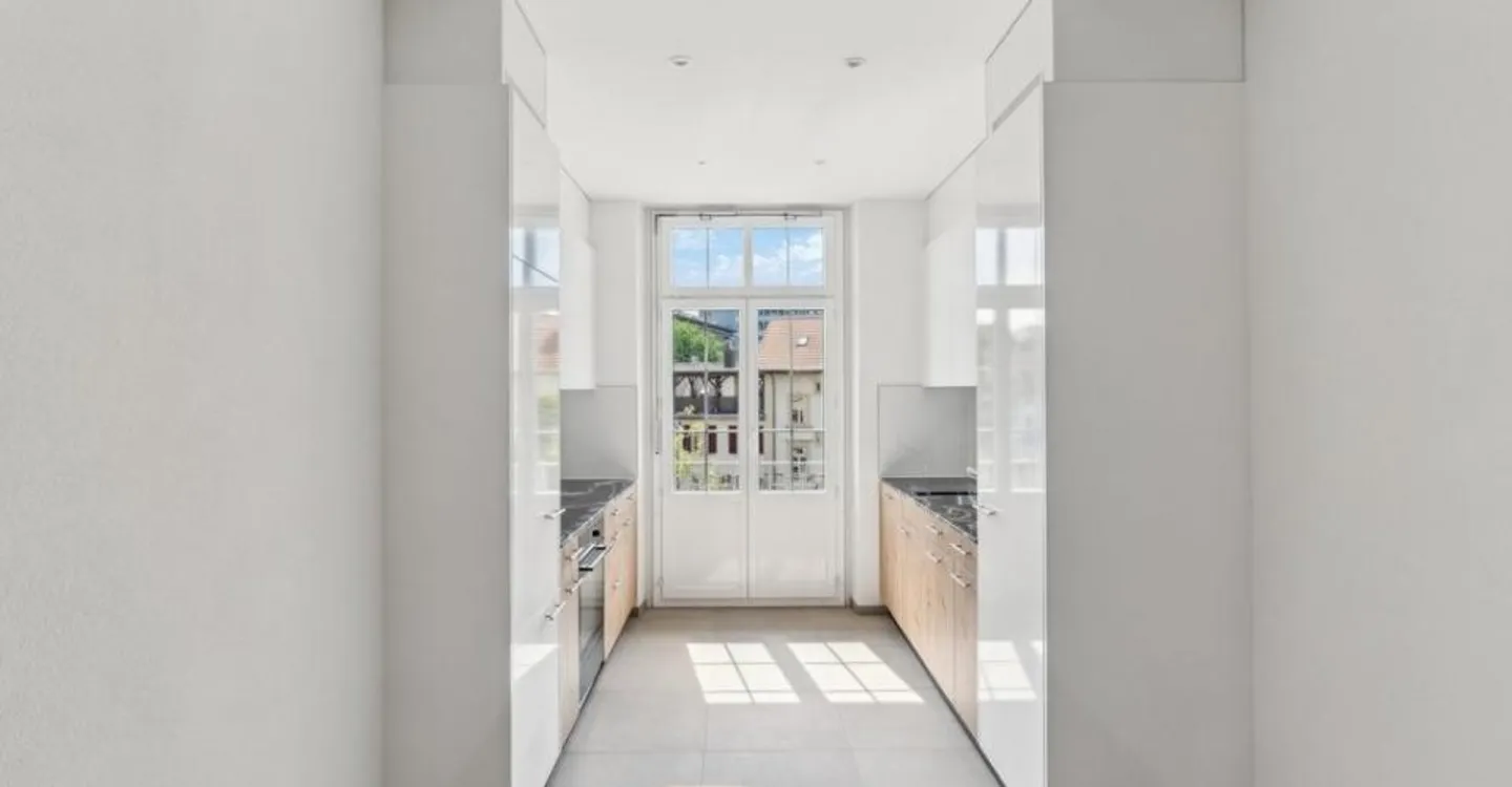 Magnifique appartement meublé et rénové de 113 m2 en centre-ville - Photo 3 sur 11