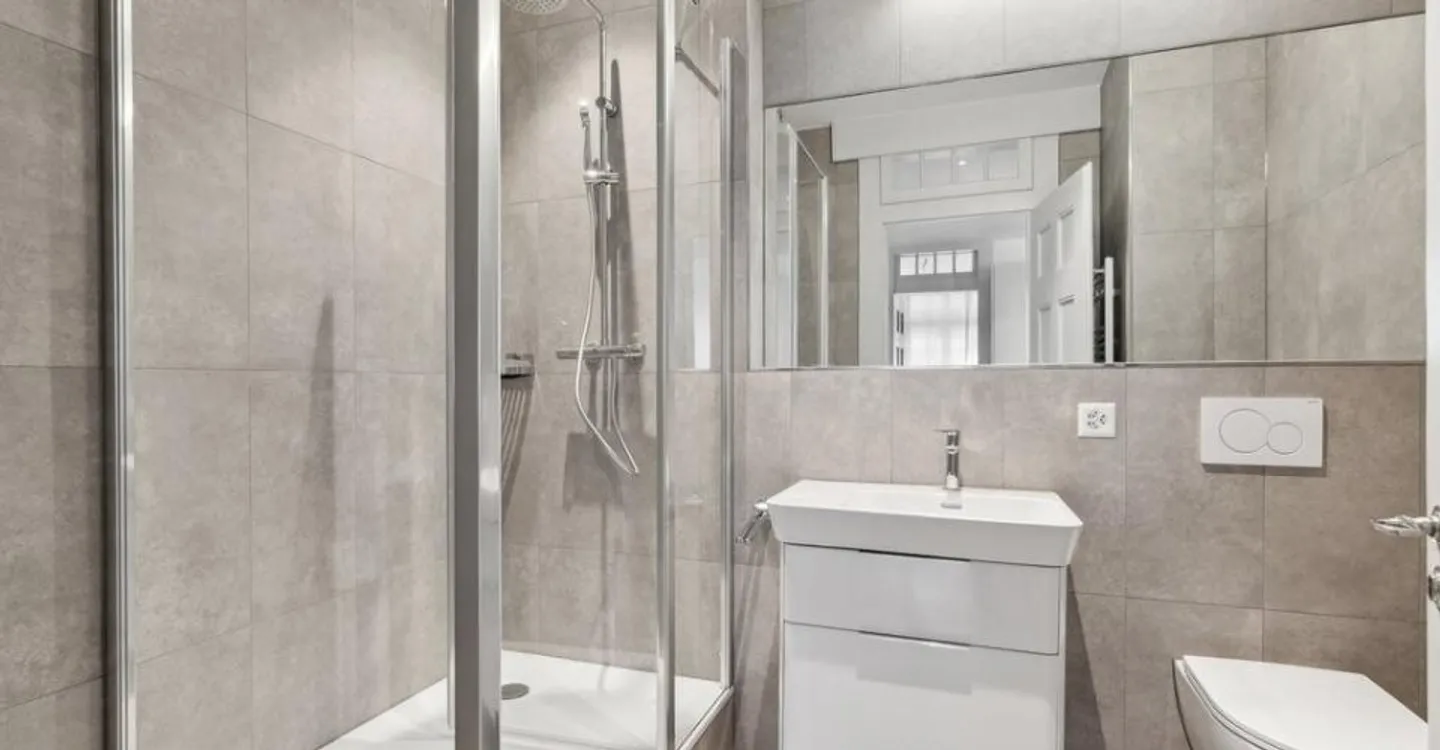 Magnifique appartement meublé et rénové de 113 m2 en centre-ville - Photo 7 sur 11