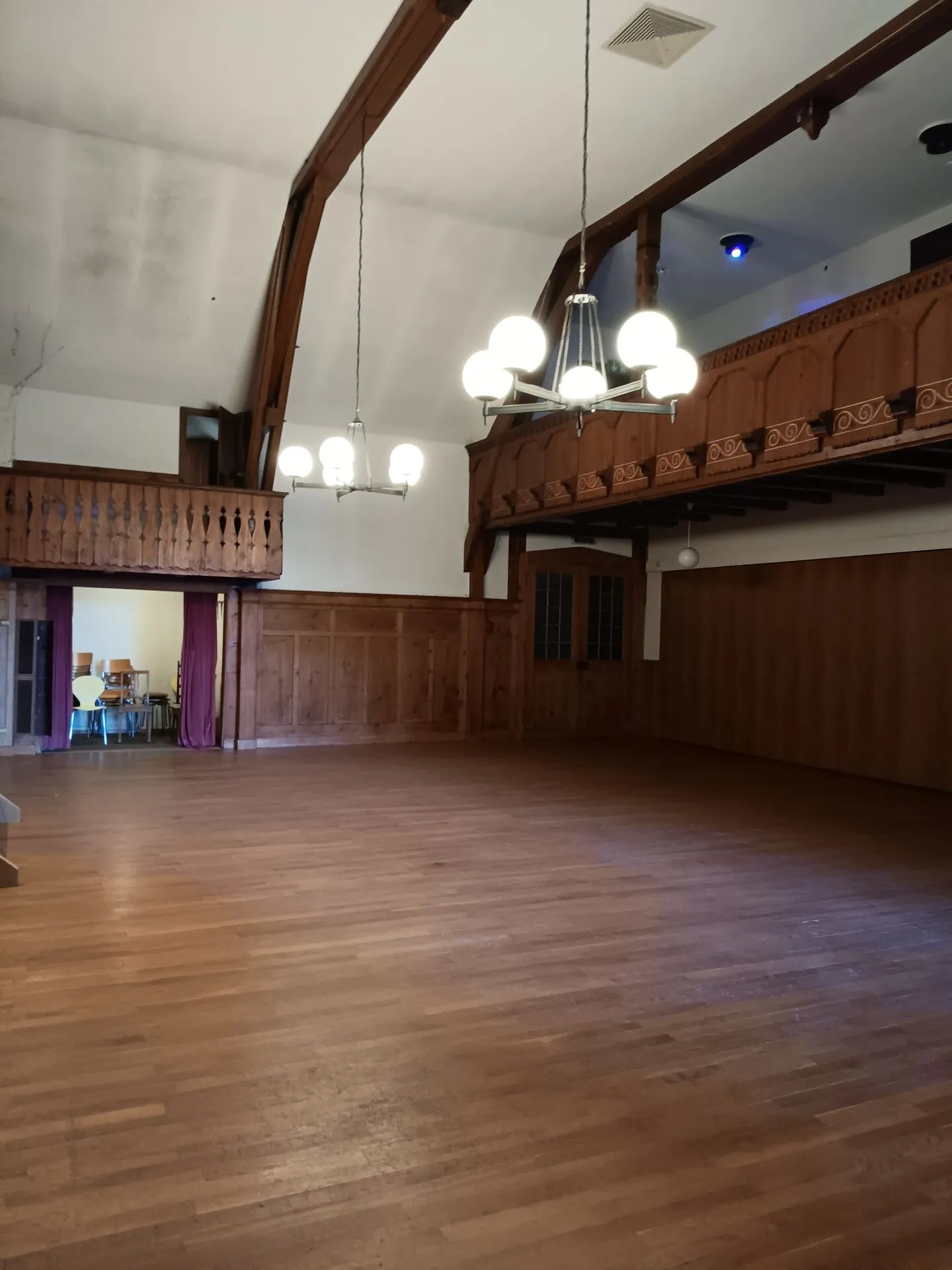 Espace de stockage spacieux - Photo 4 sur 11