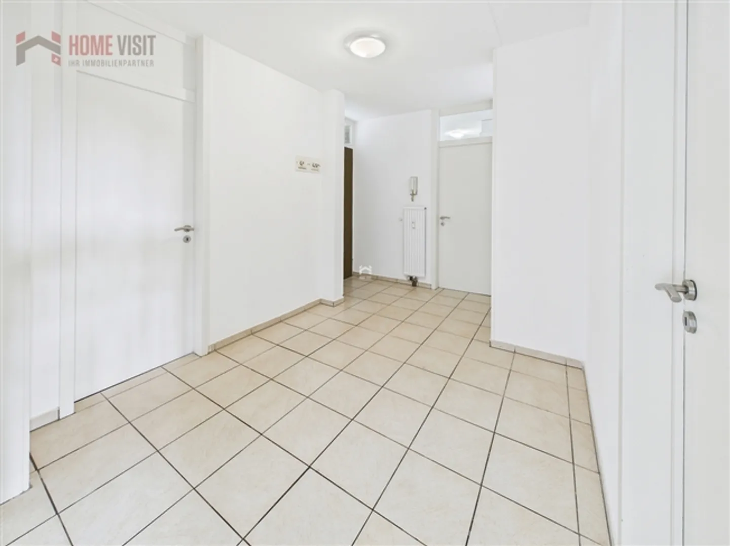 Hell. Sunny. Comfortable. 4-room apartment with balcony for all ages - Photo 3 of 9