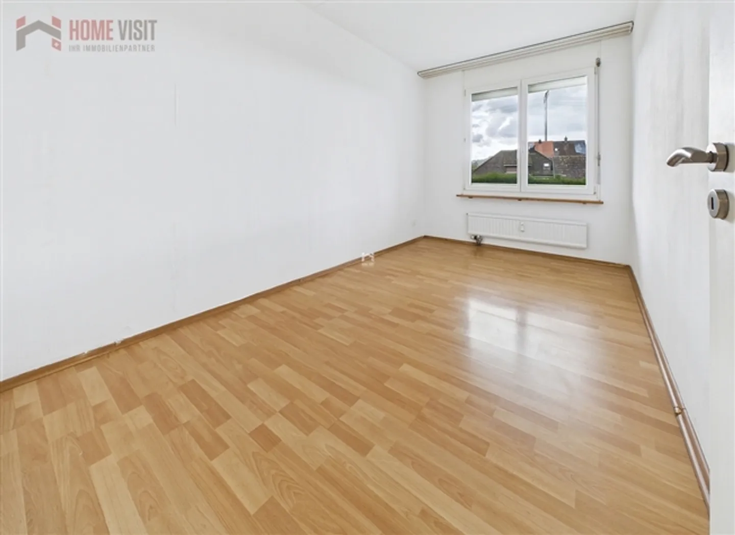 Hell. Sunny. Comfortable. 4-room apartment with balcony for all ages - Photo 6 of 9