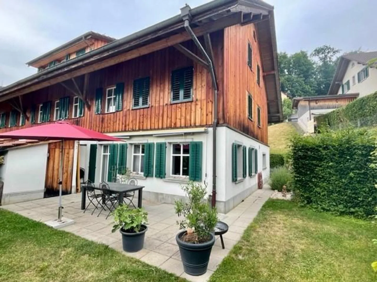 Schönes 5.5-Zimmer-Eckreiheneinfamilienhaus, an guter Lage - Foto 2 von 7