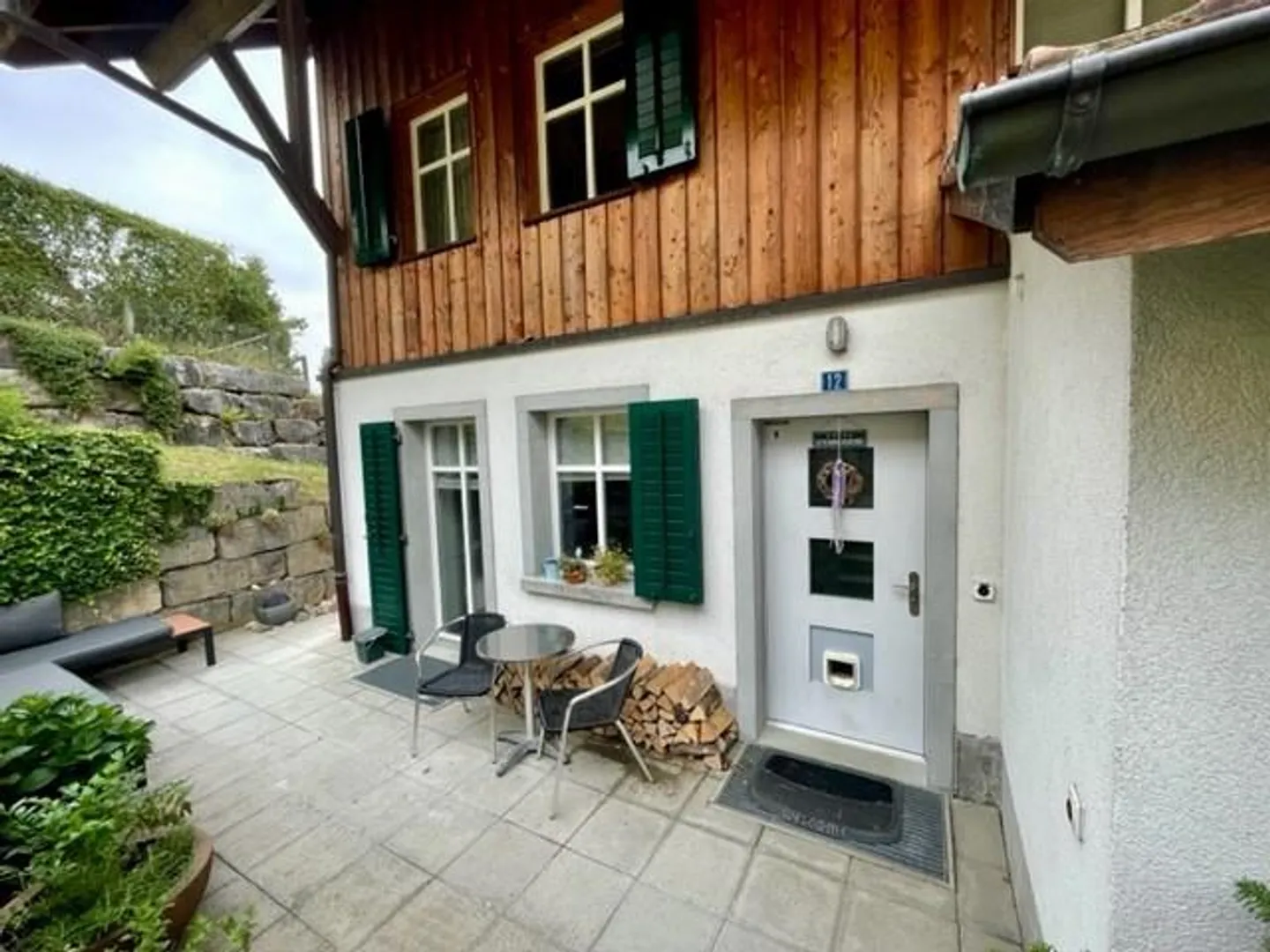 Schönes 5.5-Zimmer-Eckreiheneinfamilienhaus, an guter Lage - Foto 3 von 7
