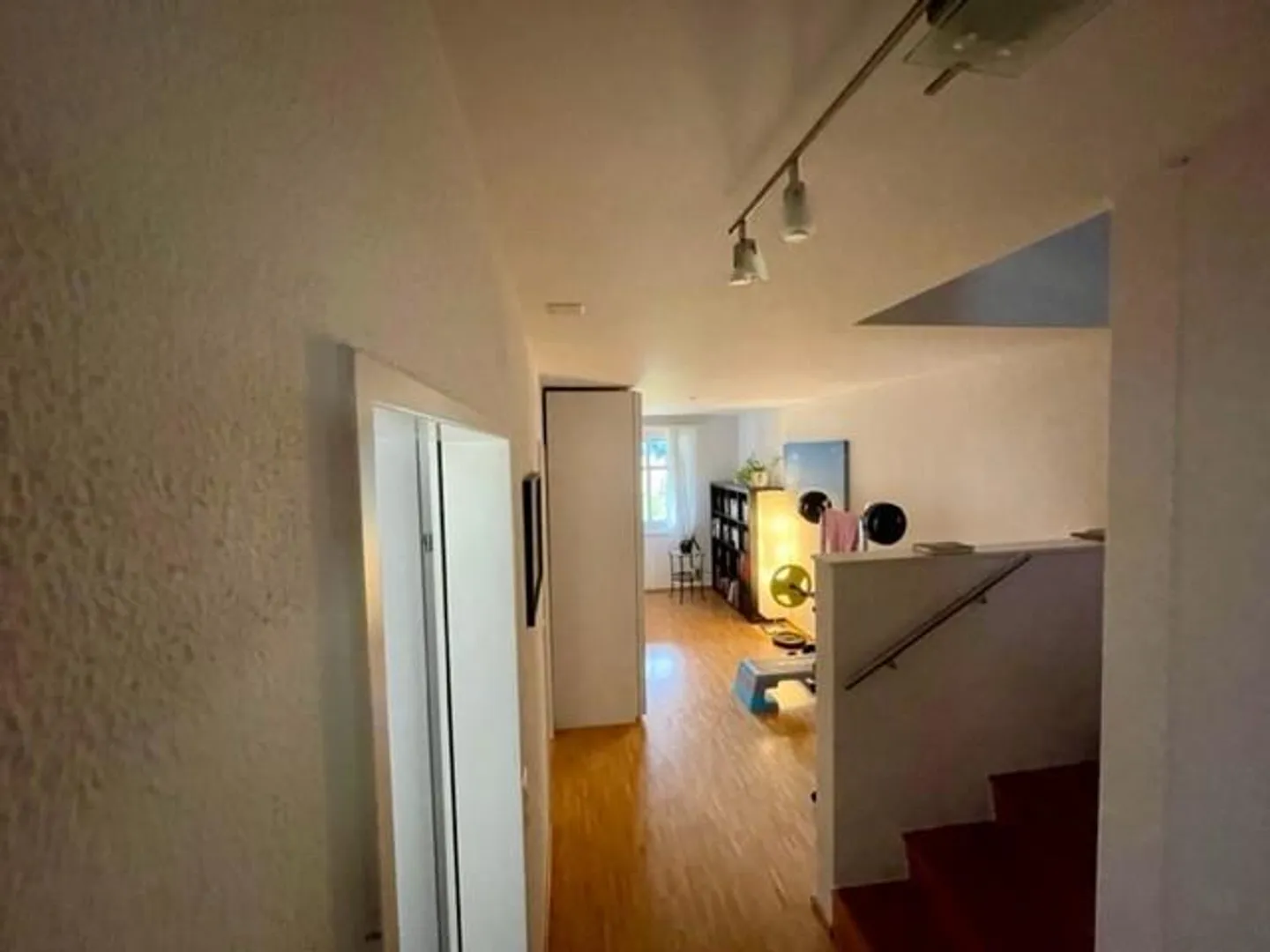Schönes 5.5-Zimmer-Eckreiheneinfamilienhaus, an guter Lage - Foto 7 von 7