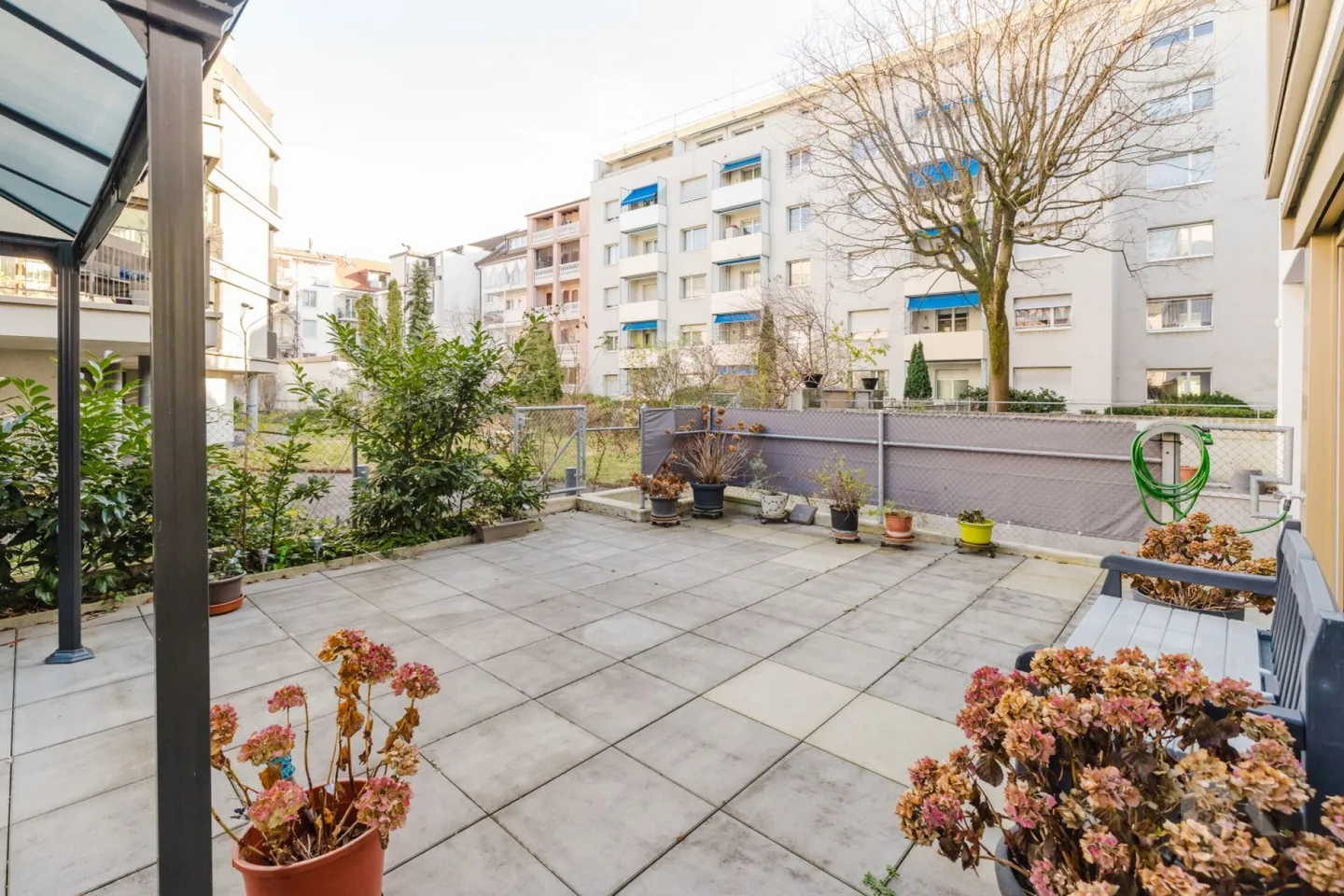 Modern Minergie apartment with garden idyll in a central location - Photo 12 of 15
