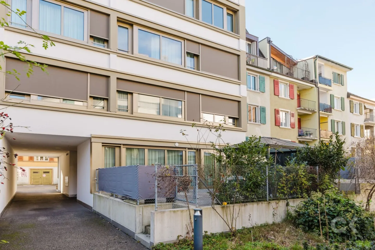 Modern Minergie apartment with garden idyll in a central location - Photo 13 of 15