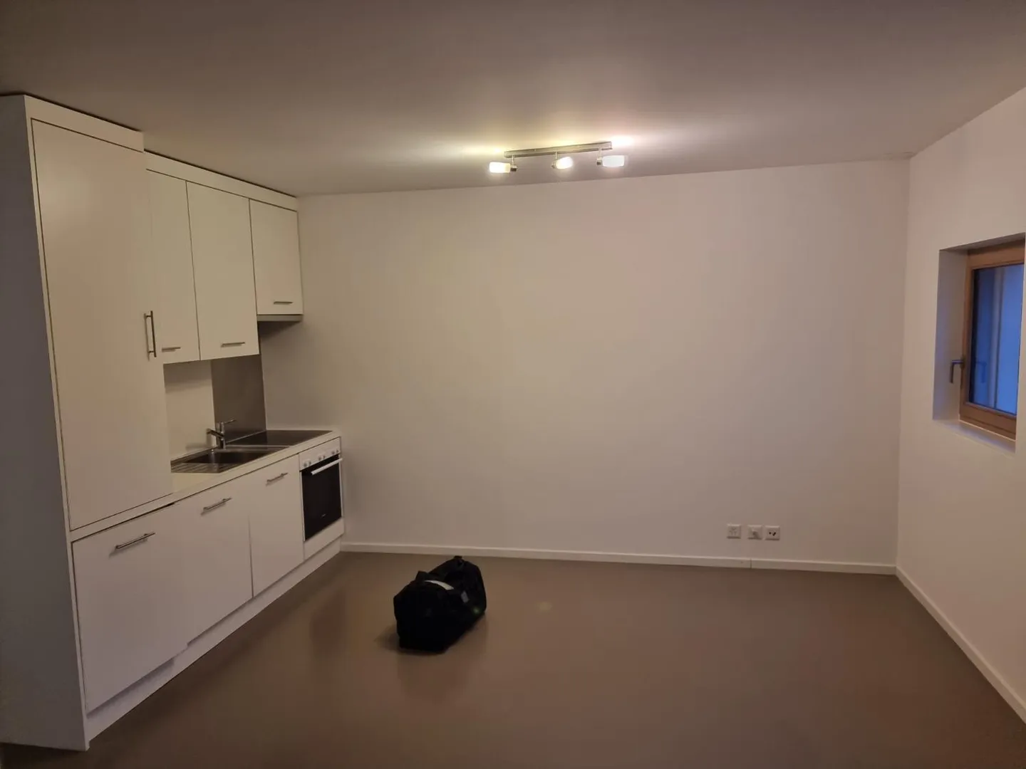 La Tour-de-Peilz - Rue Bourg-Dessous 20 - Einzimmerwohnung - Foto 1 von 4