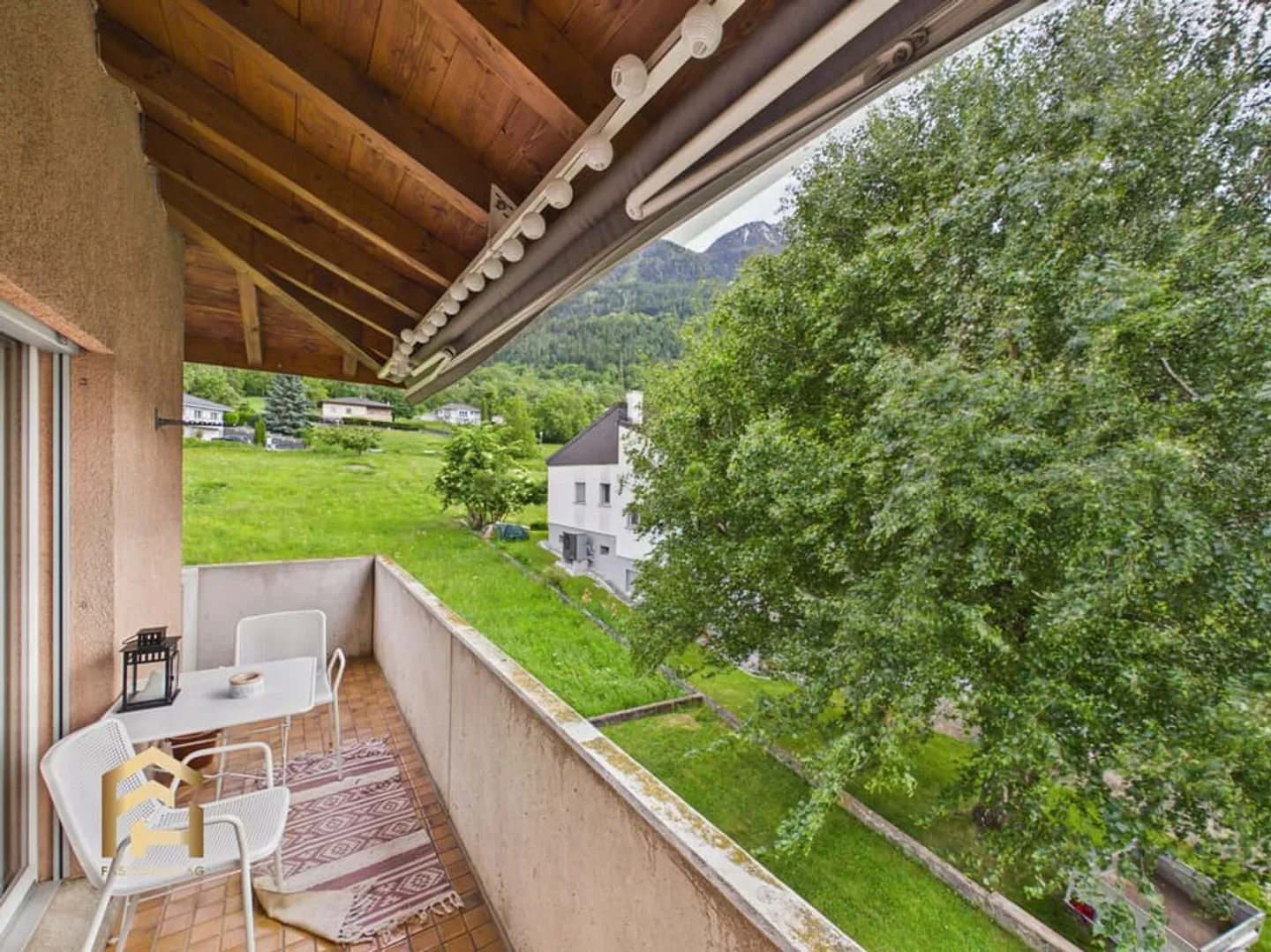 Appartamento soleggiato di 4,5 stanze con balcone in una posizione tranquilla di Agarn - Foto 13 di 13