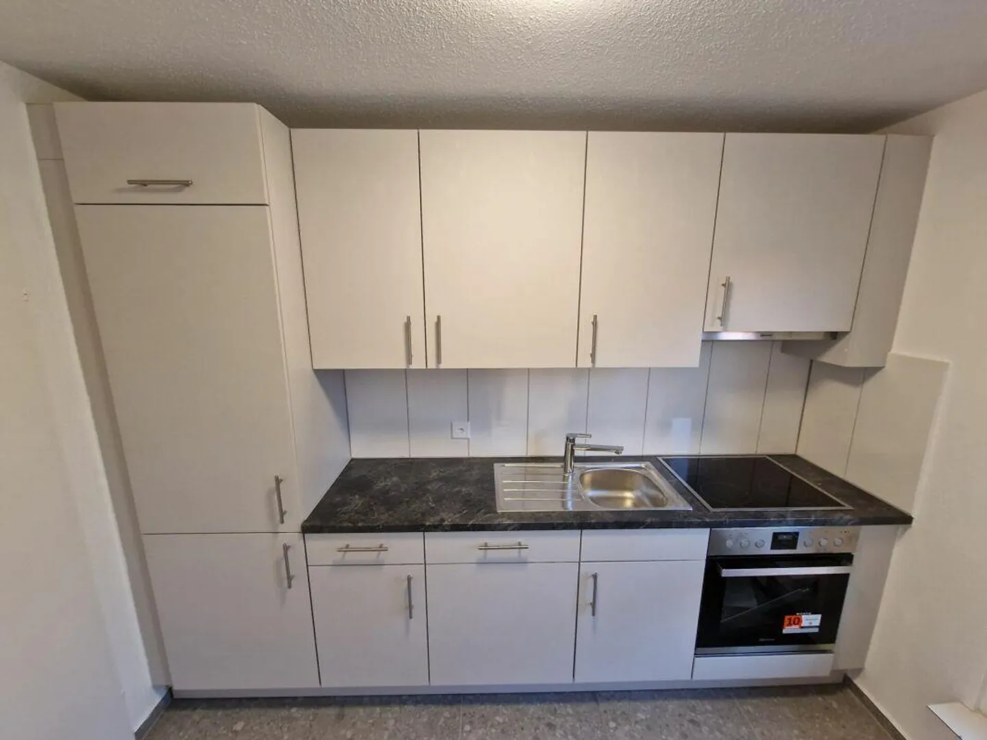Bright 1-room apartment for rent in the center - Photo 3 of 5