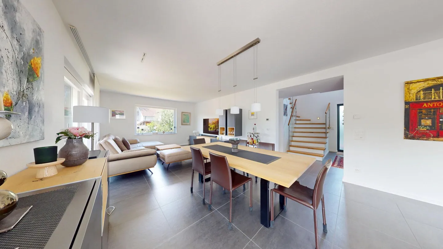 Exclusive Living Oasis with Special Living Comfort - Photo 5 of 9
