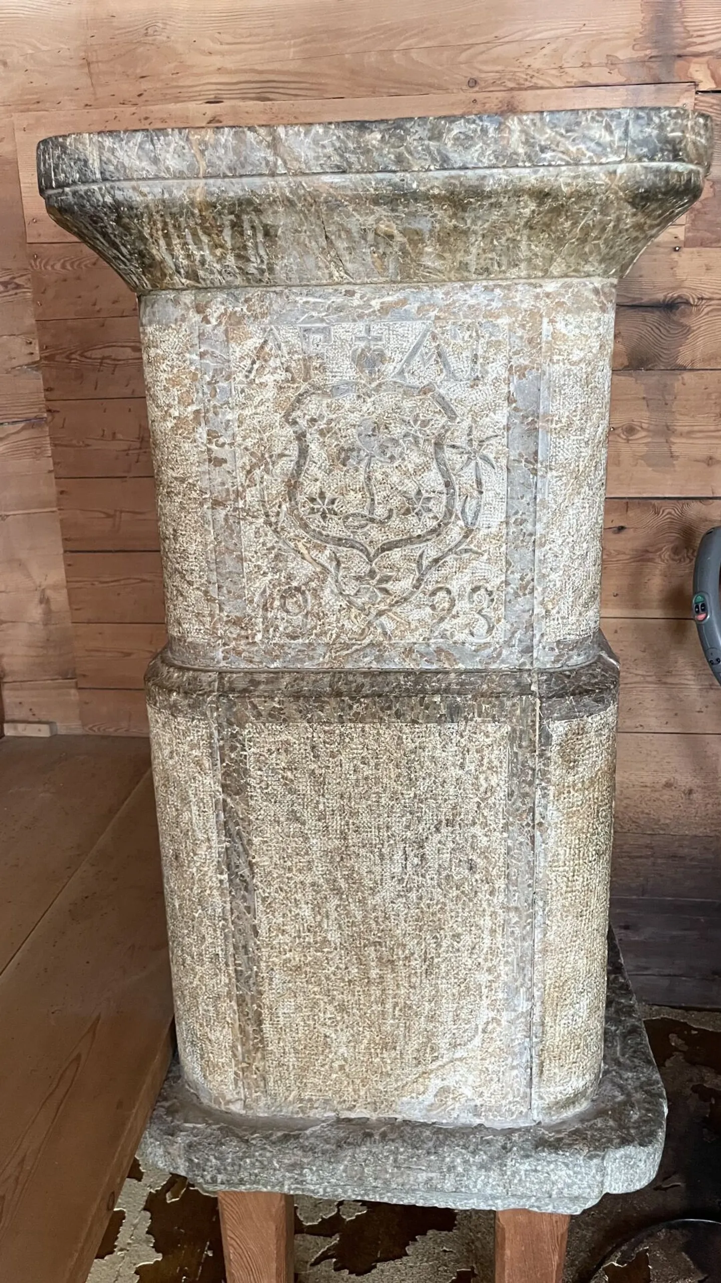 2 spacious 2.5 room apartments in an old Walliser house from 1903 in the old Saas-Grund. - Photo 3 of 3