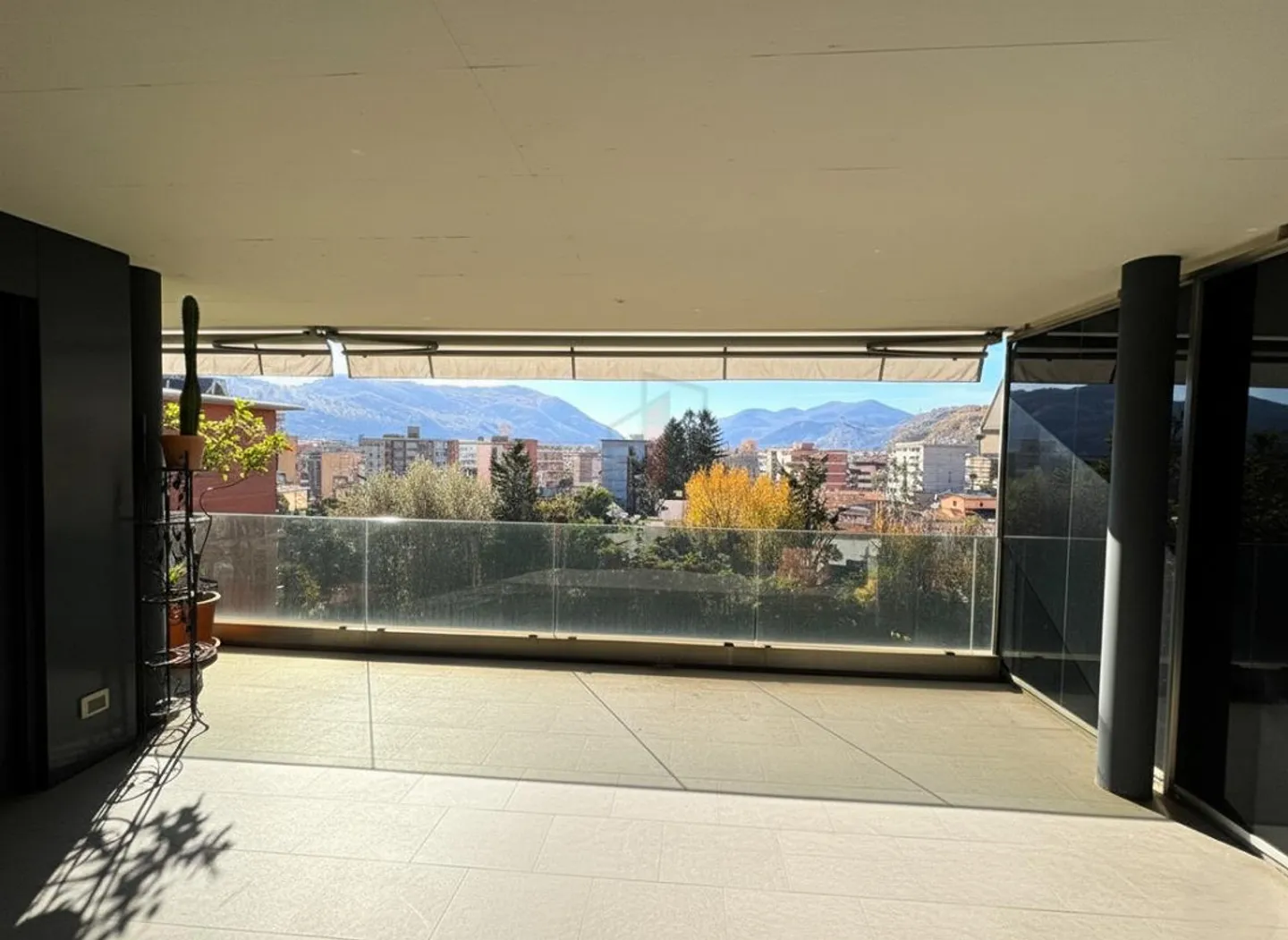 SPLENDID PENTHOUSE AWAITS A NEW FAMILY - Photo 9 of 11