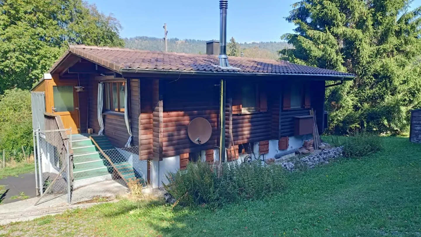 Chalet di 4,5 stanze - Un rifugio di pace alle porte di Bienne - Foto 1 di 13