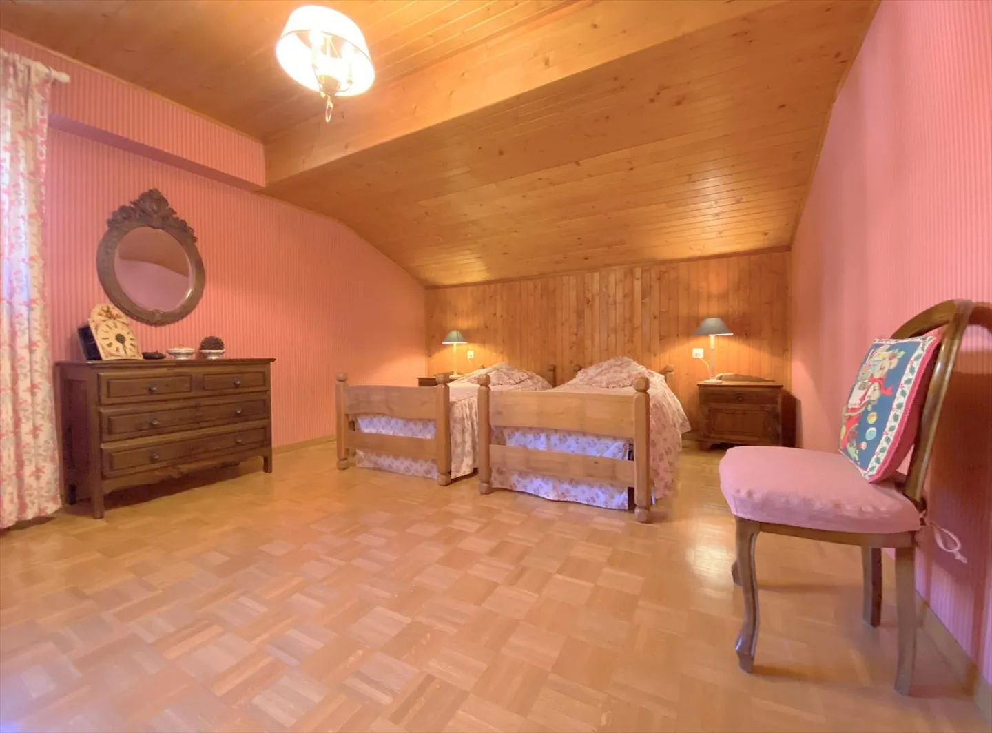 Dachgeschoss 5.5 Zimmer - Foto 12 von 13