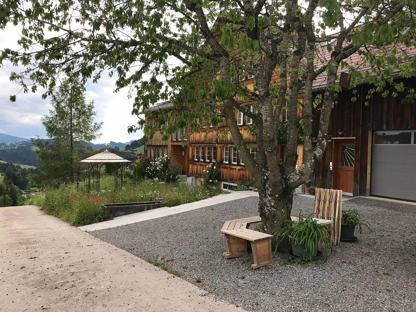2.5 Zimmer Gartenwohnung an traumhafter Lage im Toggenburg - Foto 2 von 21