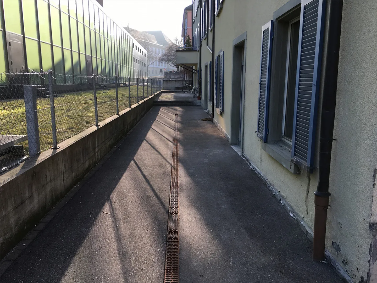 Commercial space opposite the athletic center - Photo 9 of 10