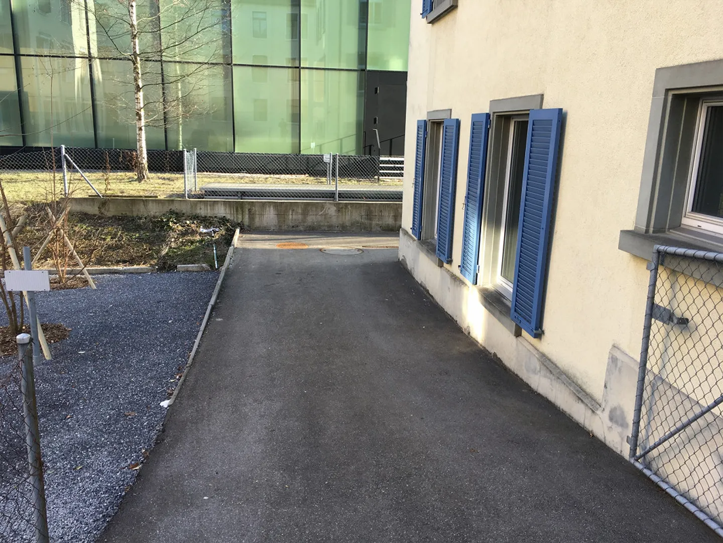 Commercial space opposite the athletic center - Photo 10 of 10