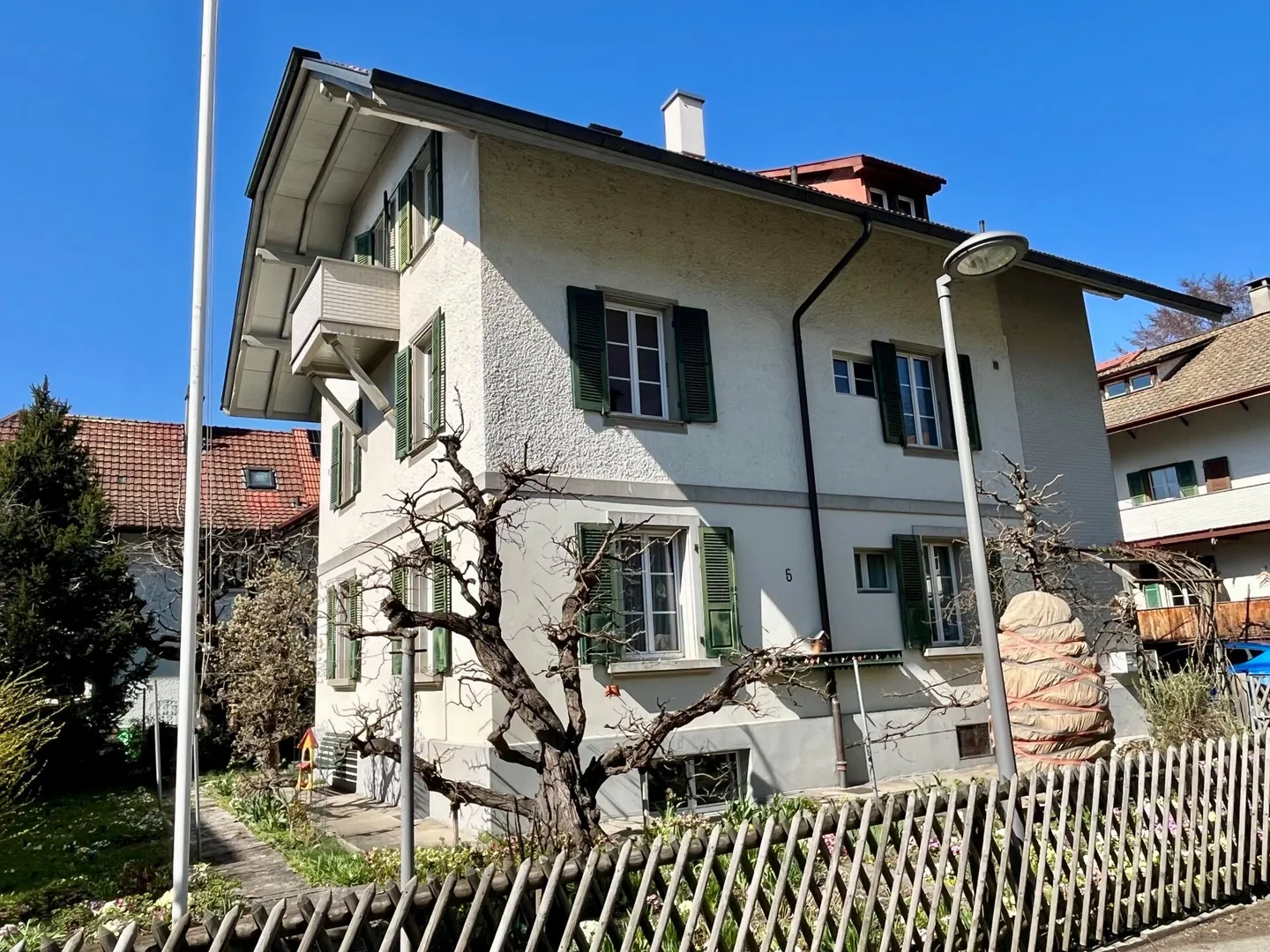 Maison multifamiliale historique avec trois unités résidentielles à Burgdorf - Photo 11 sur 17