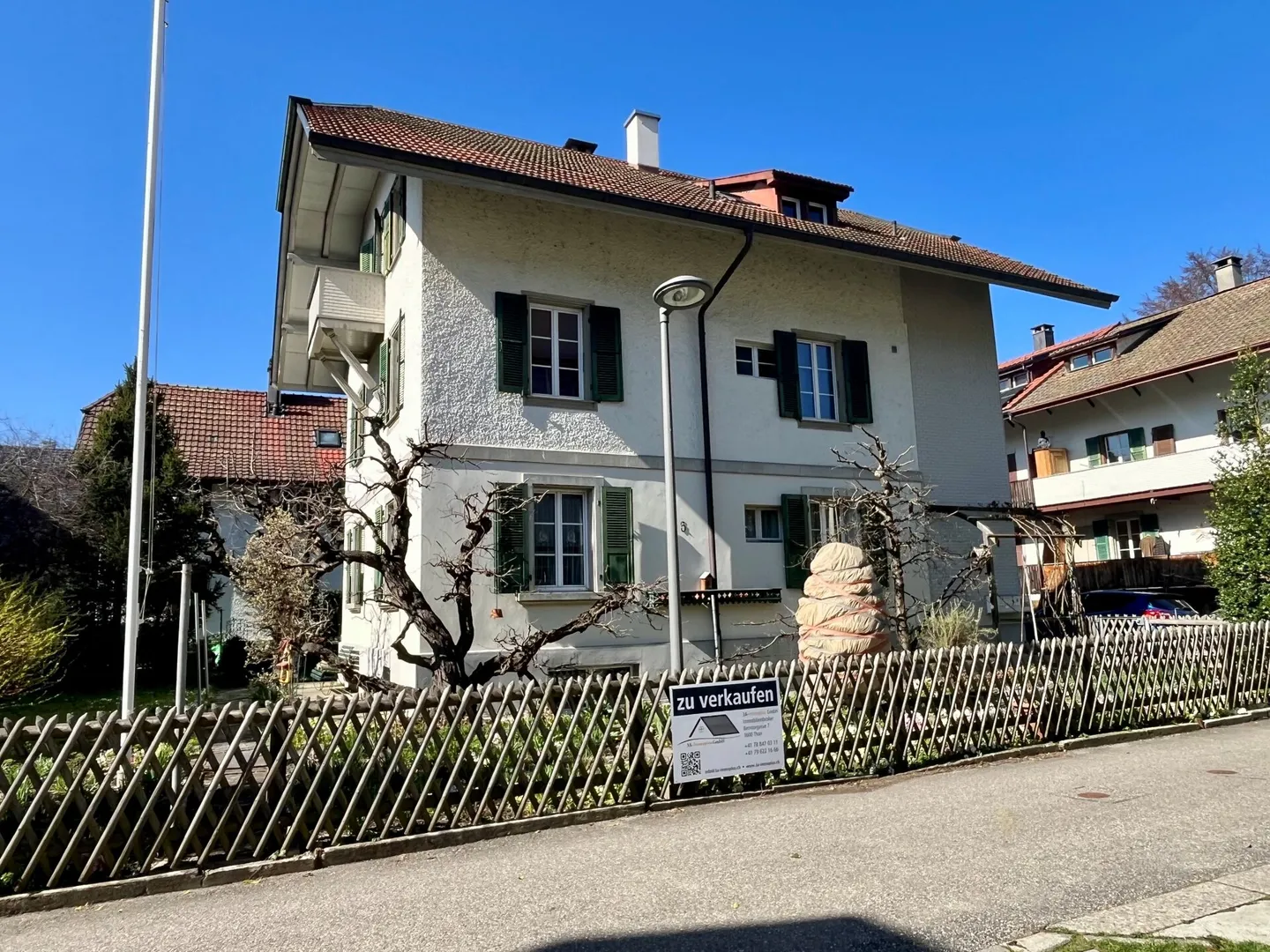 Maison multifamiliale historique avec trois unités résidentielles à Burgdorf - Photo 1 sur 17